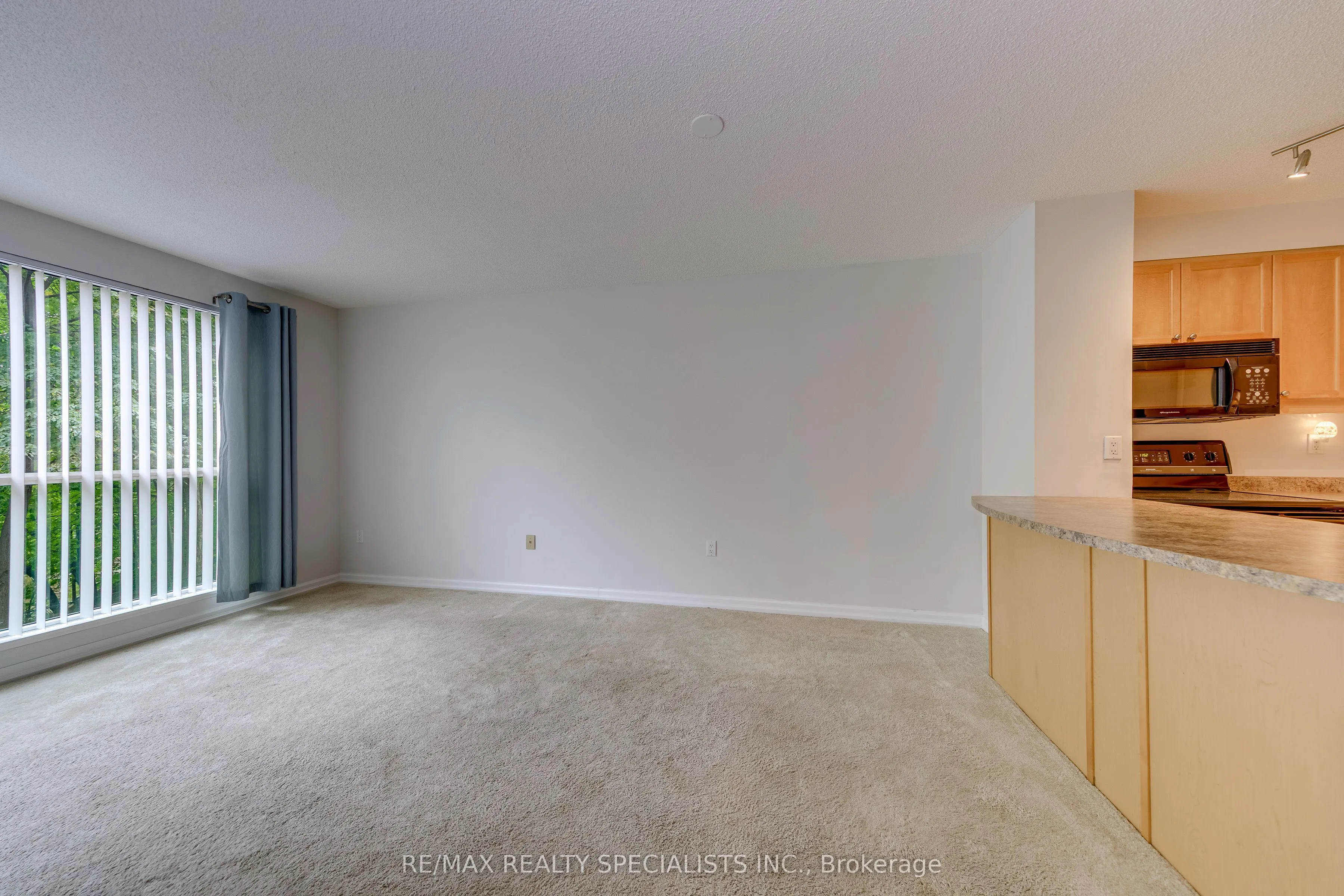 2155 Burnhamthorpe Road W #212