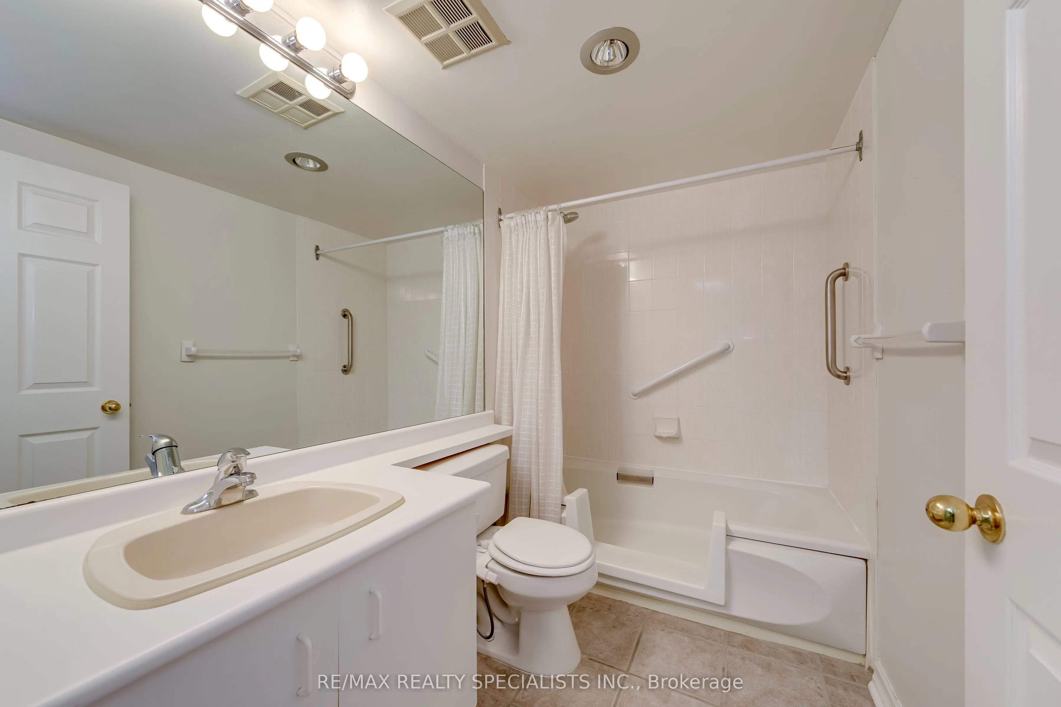 2155 Burnhamthorpe Road W #212