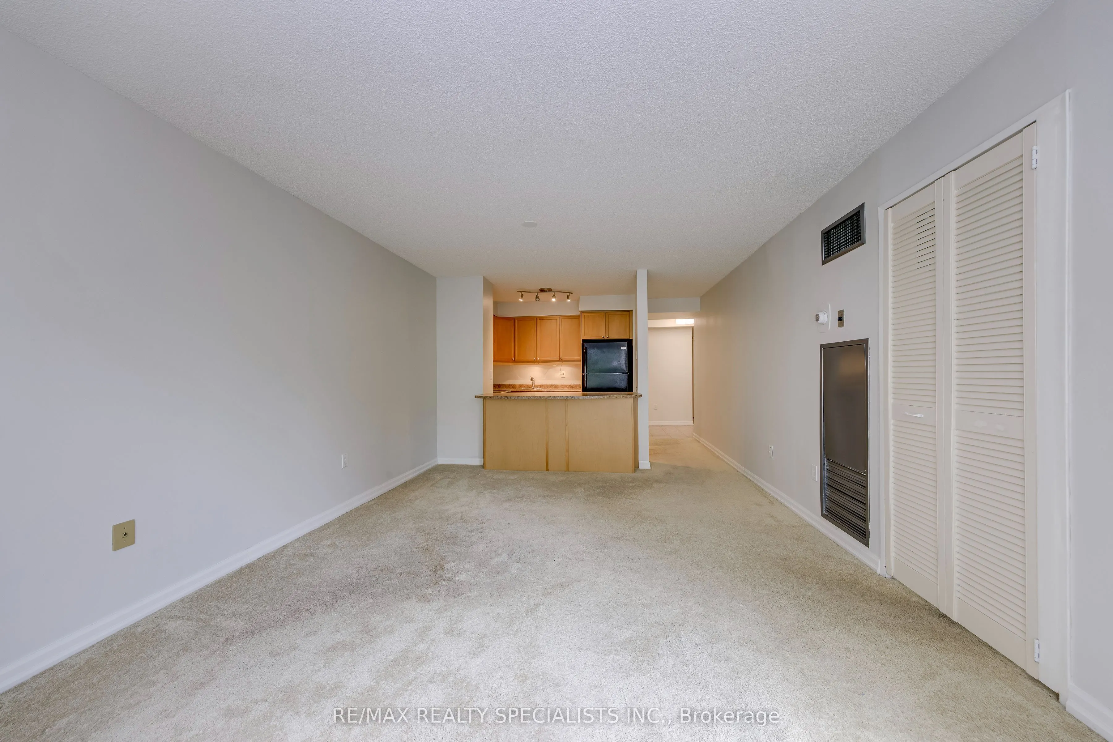 2155 Burnhamthorpe Road W #212