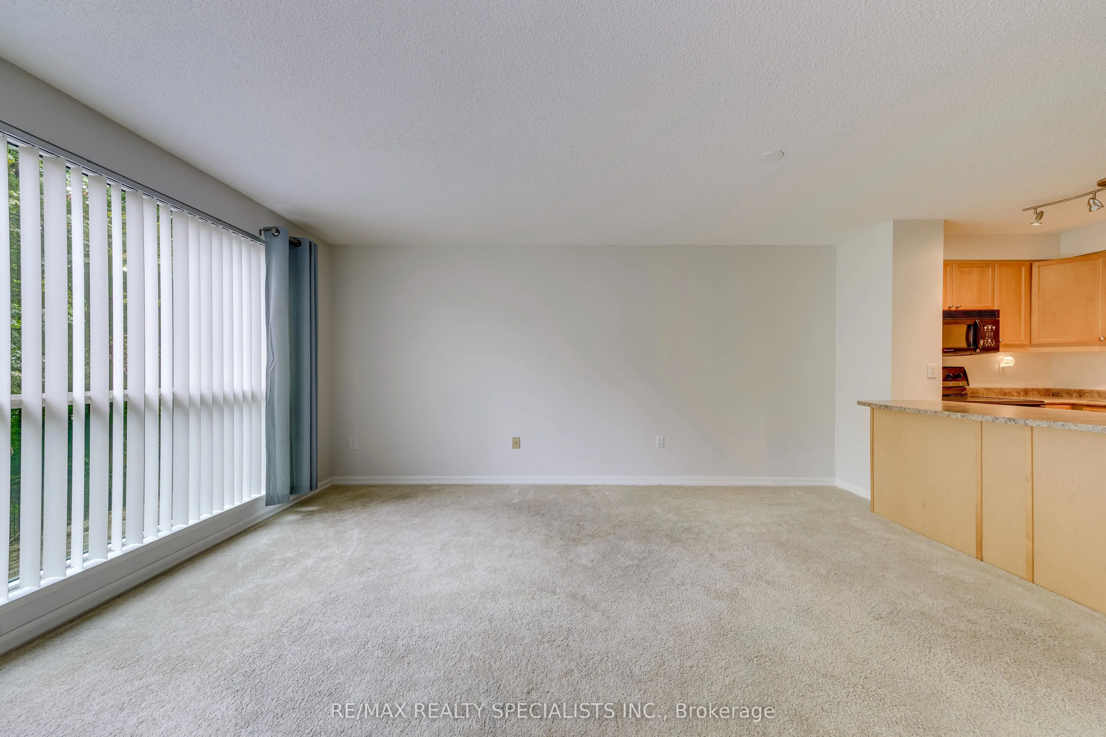2155 Burnhamthorpe Road W #212