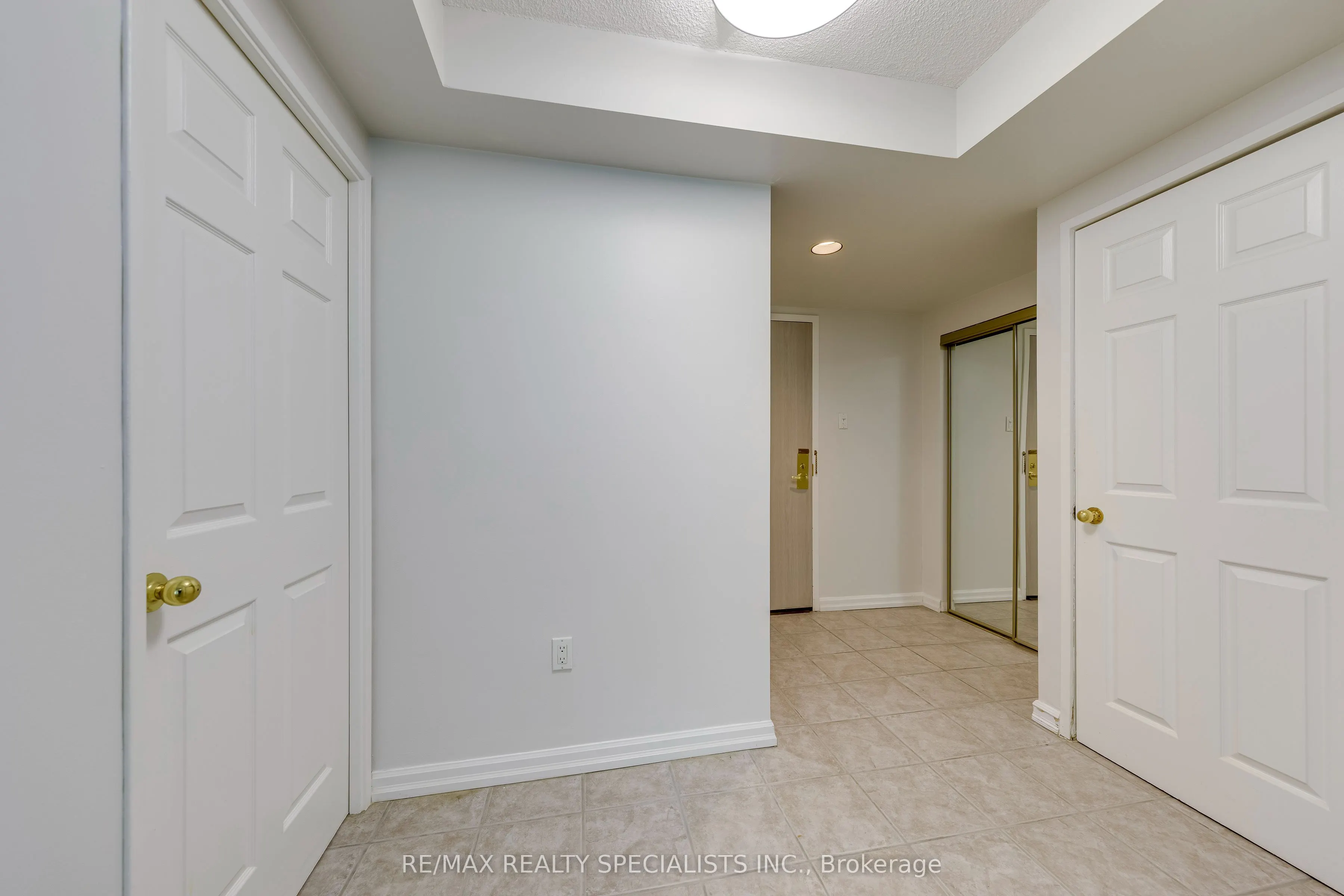 2155 Burnhamthorpe Road W #212