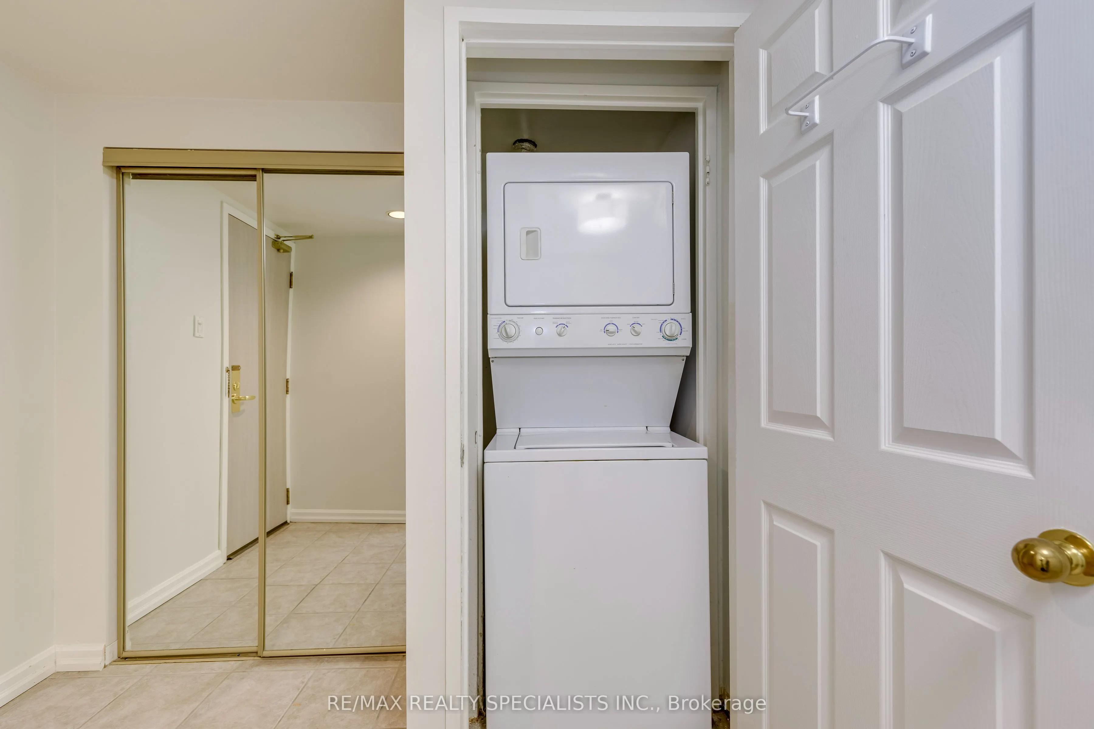 2155 Burnhamthorpe Road W #212