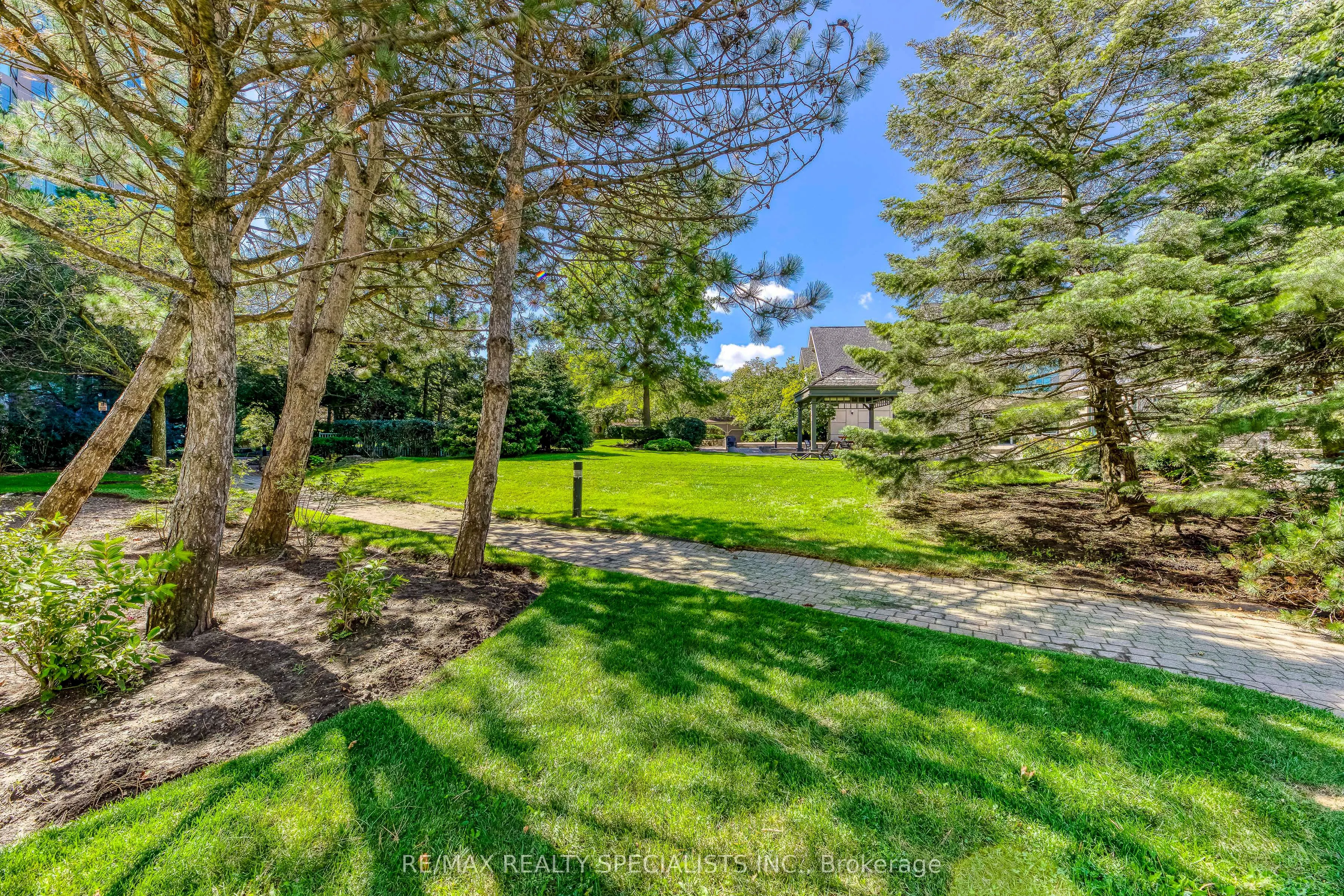 2155 Burnhamthorpe Road W #212