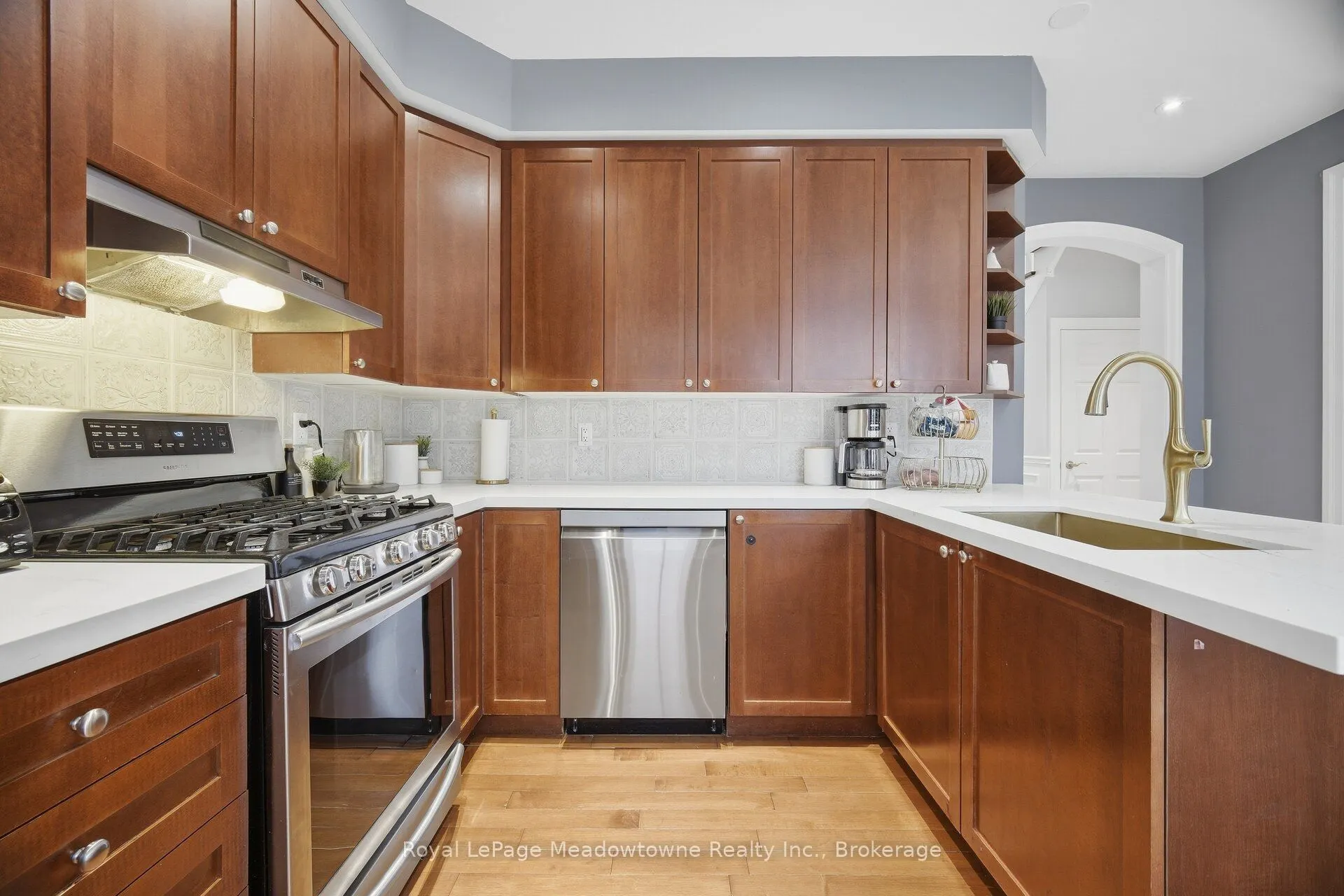 954 Lancaster Boulevard