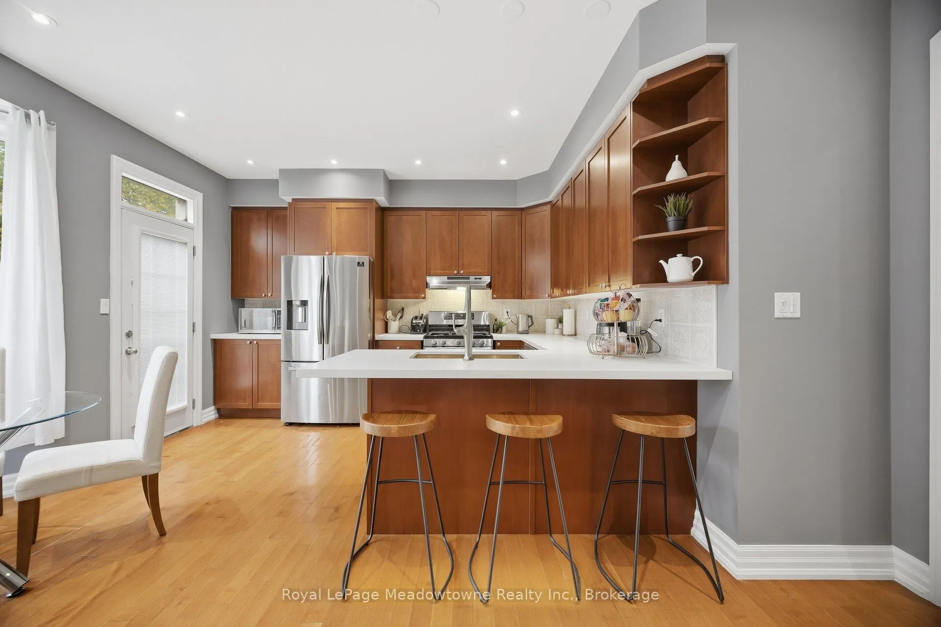 954 Lancaster Boulevard