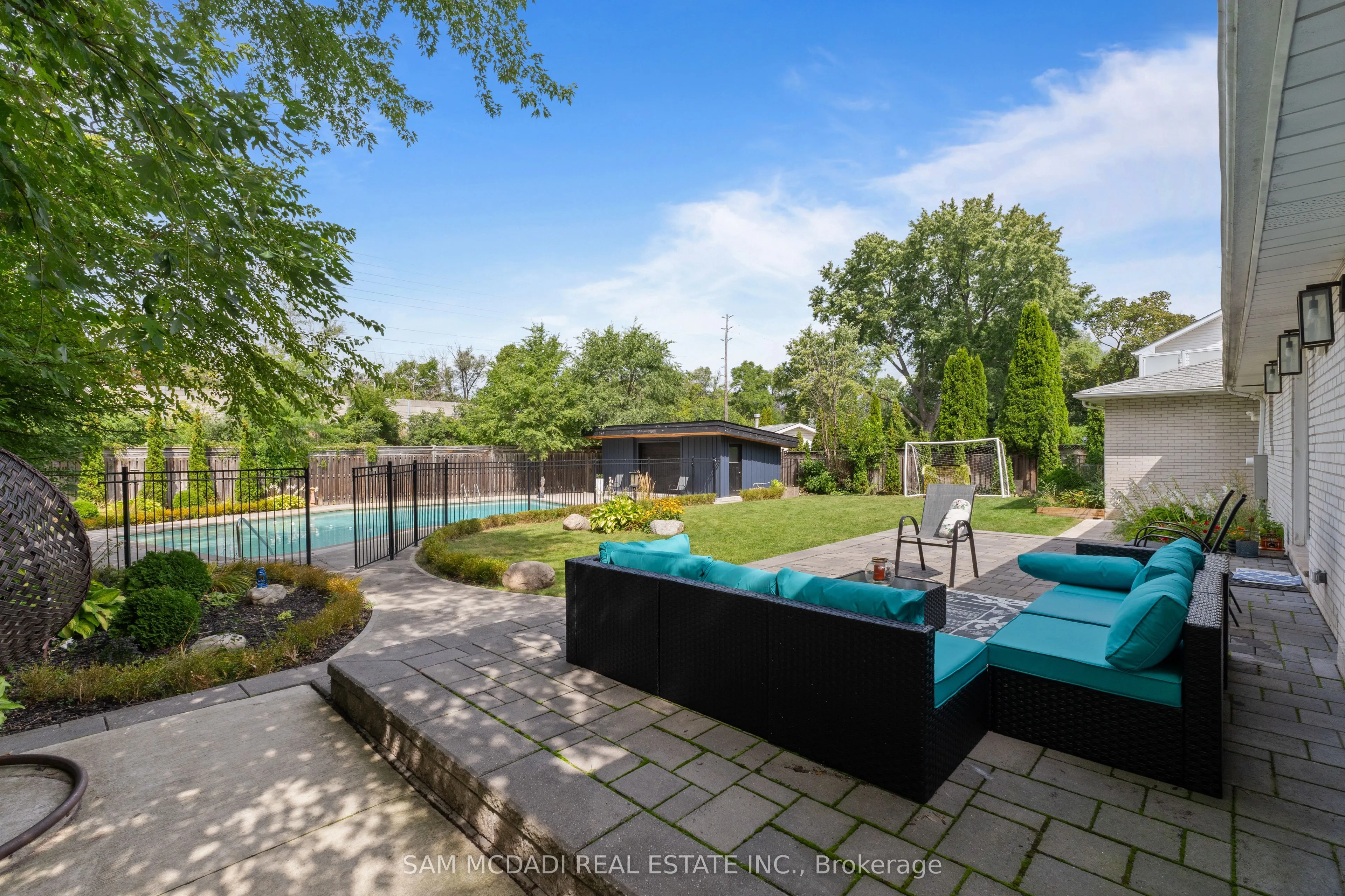 1357 Saginaw Crescent