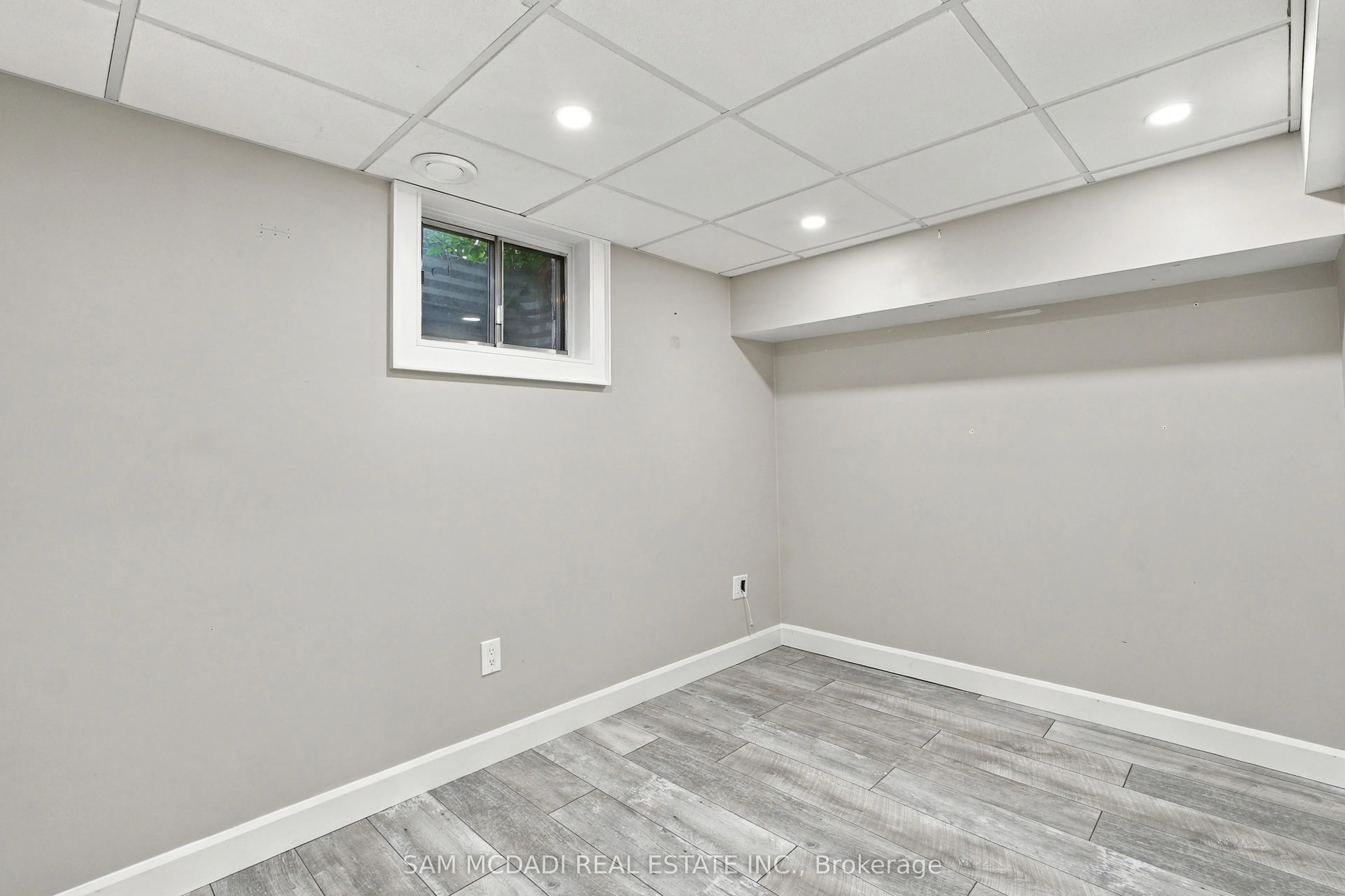 1357 Saginaw Crescent