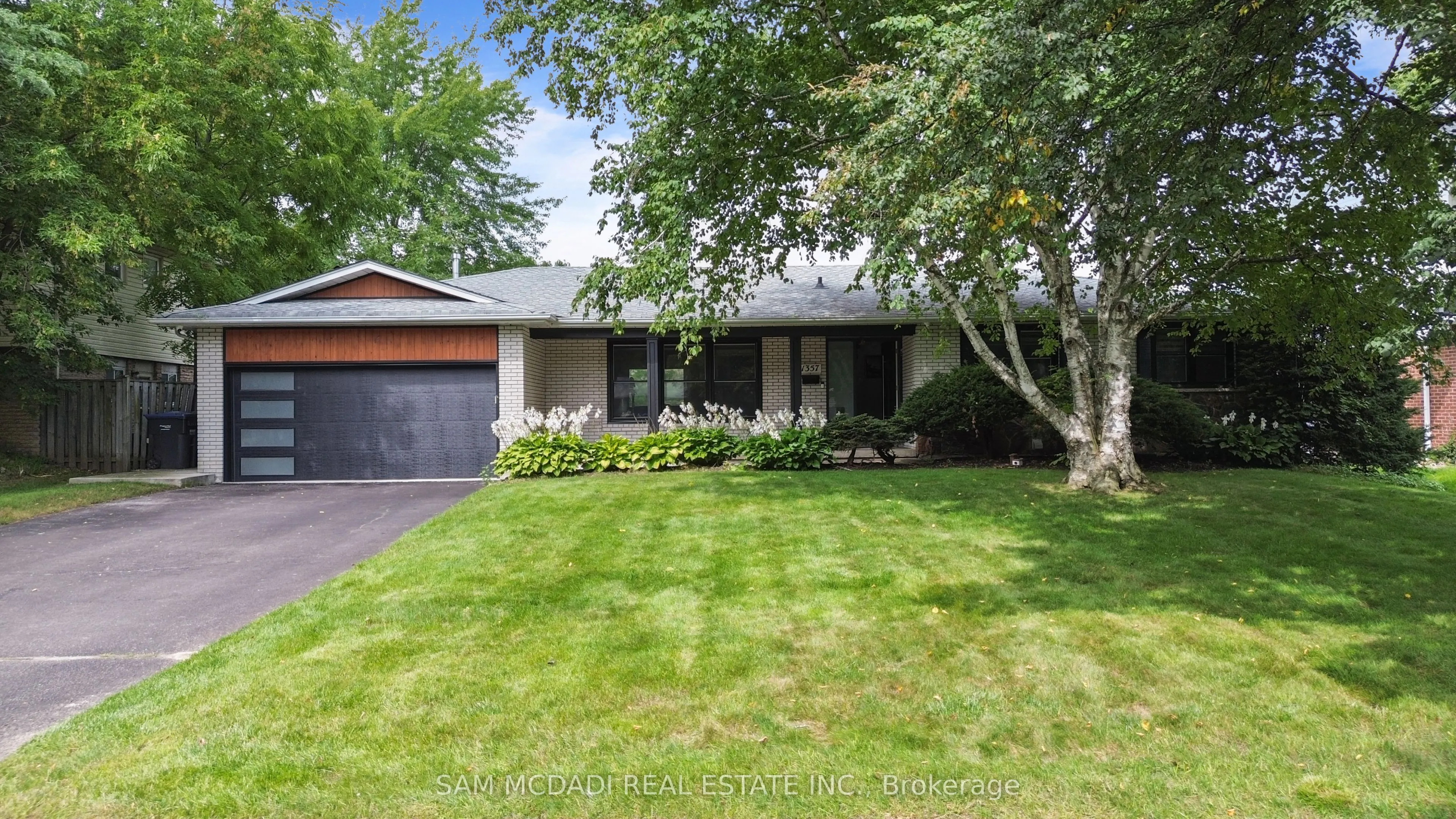 1357 Saginaw Crescent