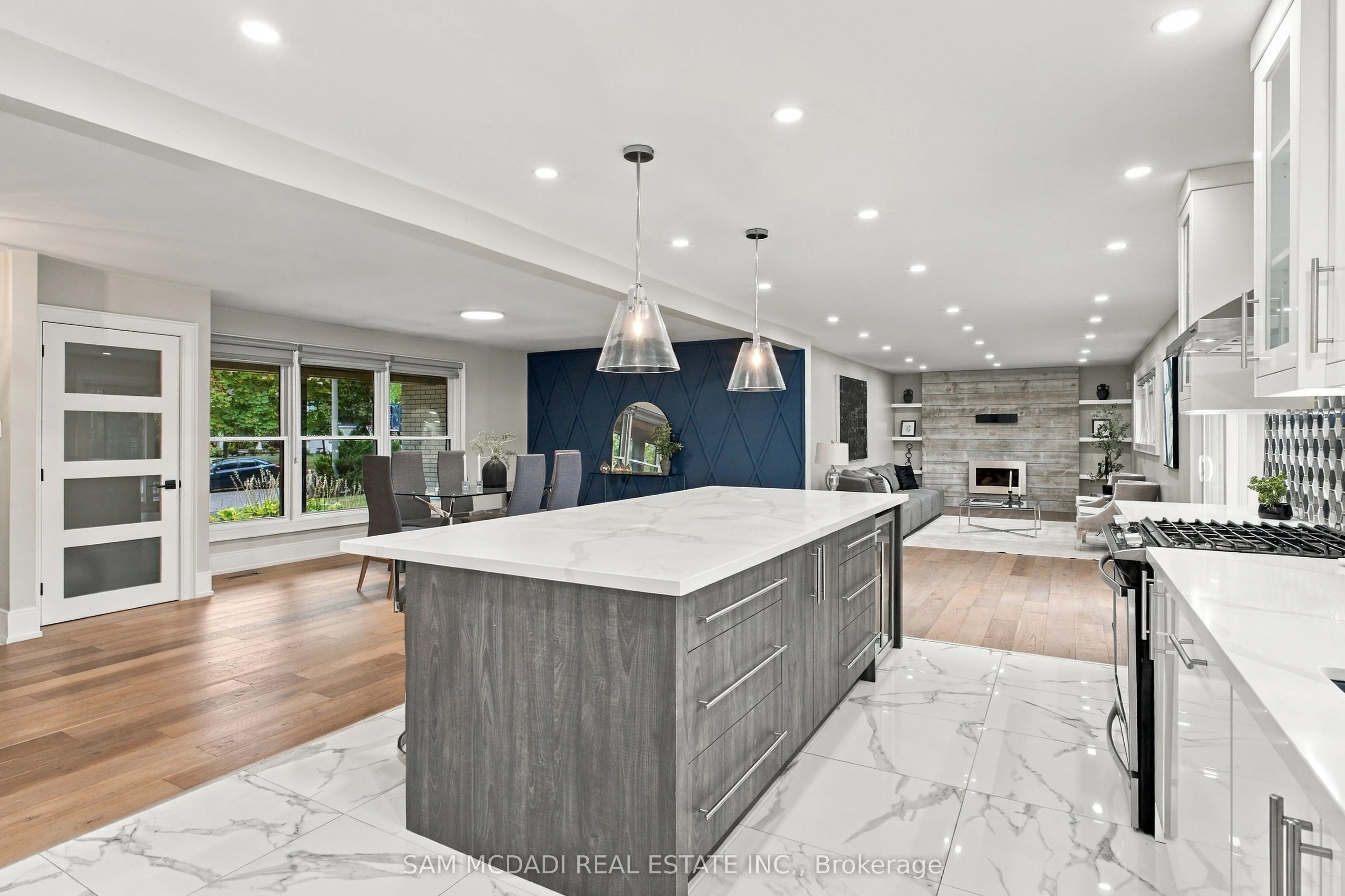 1357 Saginaw Crescent