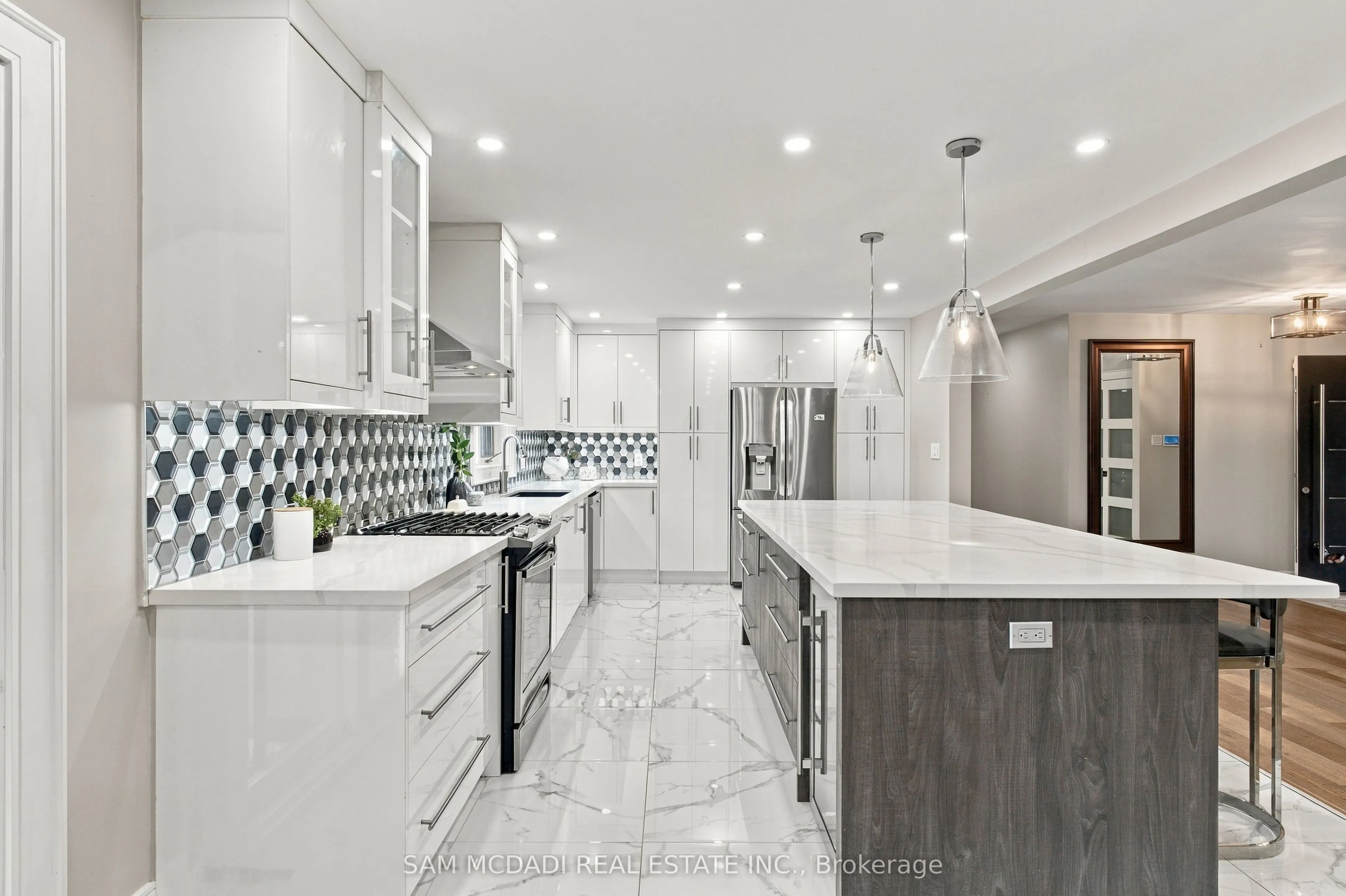 1357 Saginaw Crescent