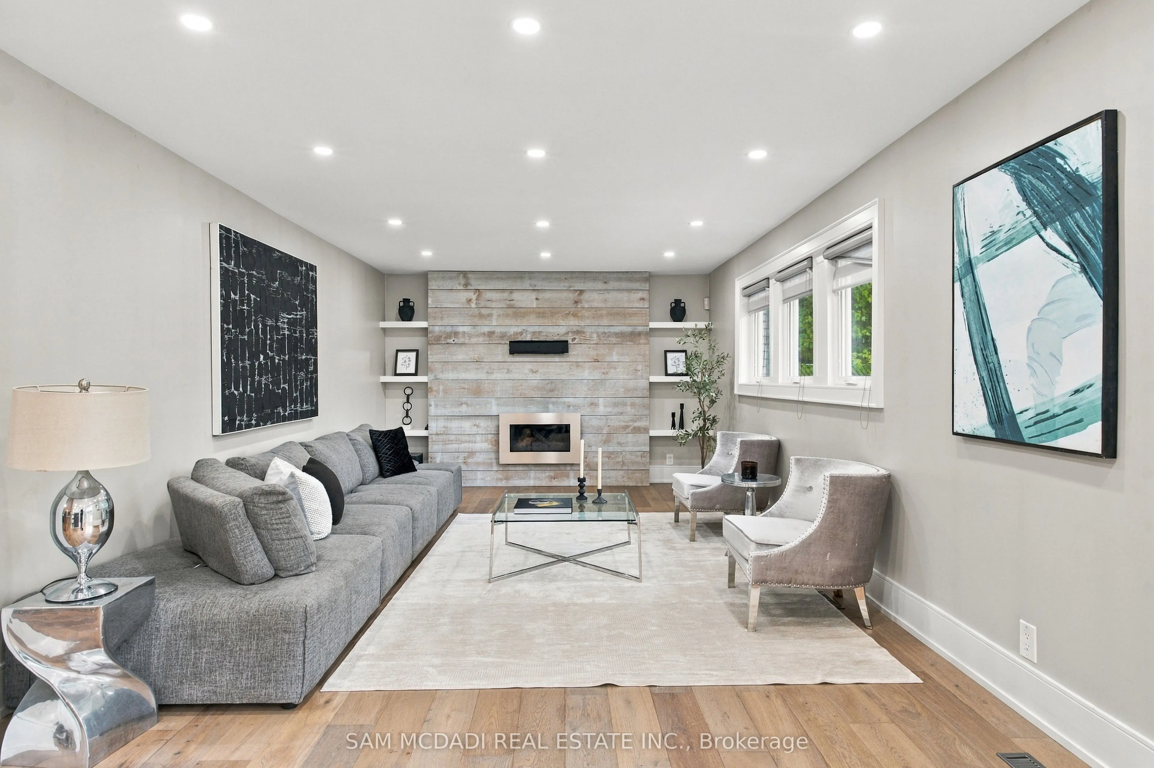 1357 Saginaw Crescent