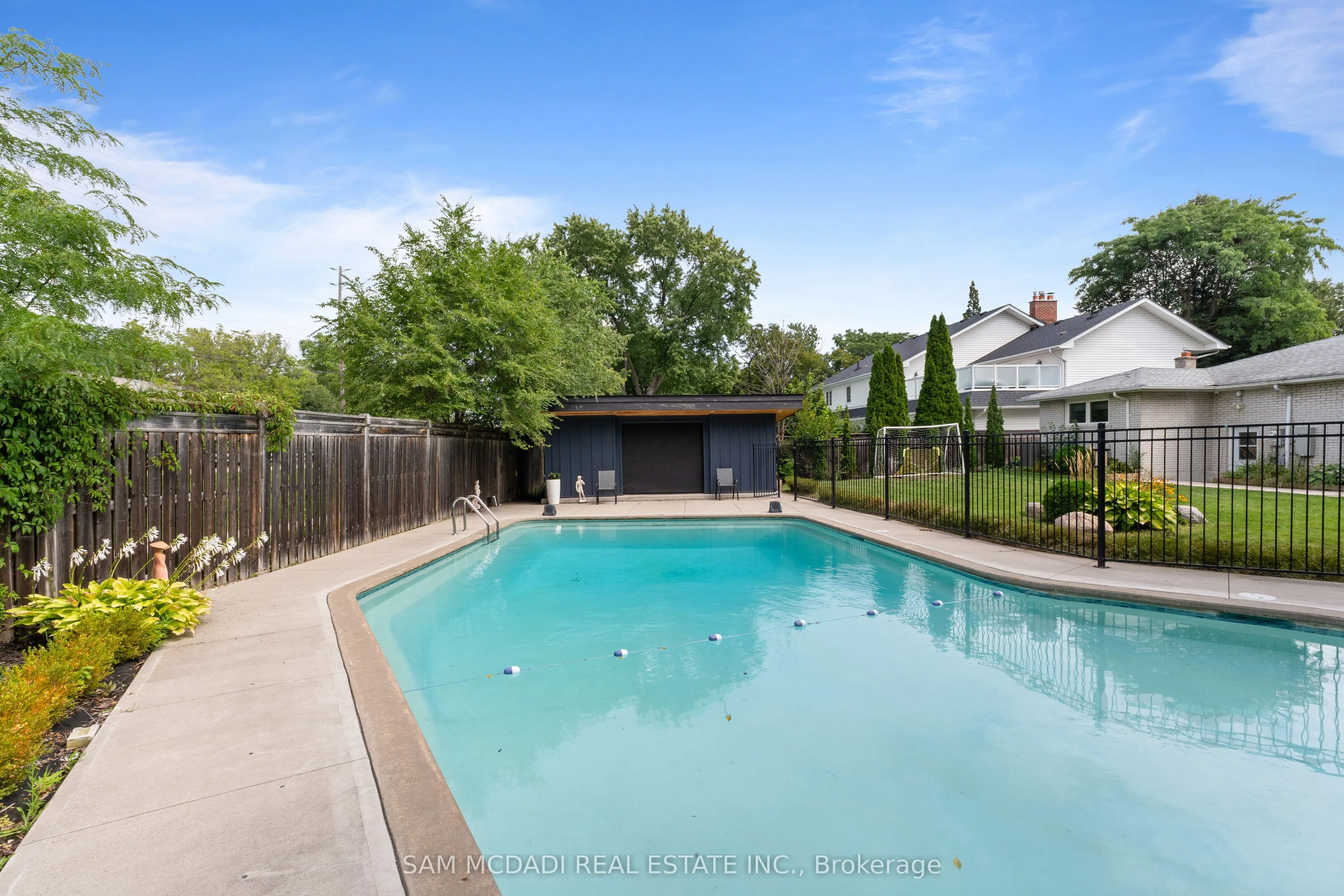 1357 Saginaw Crescent