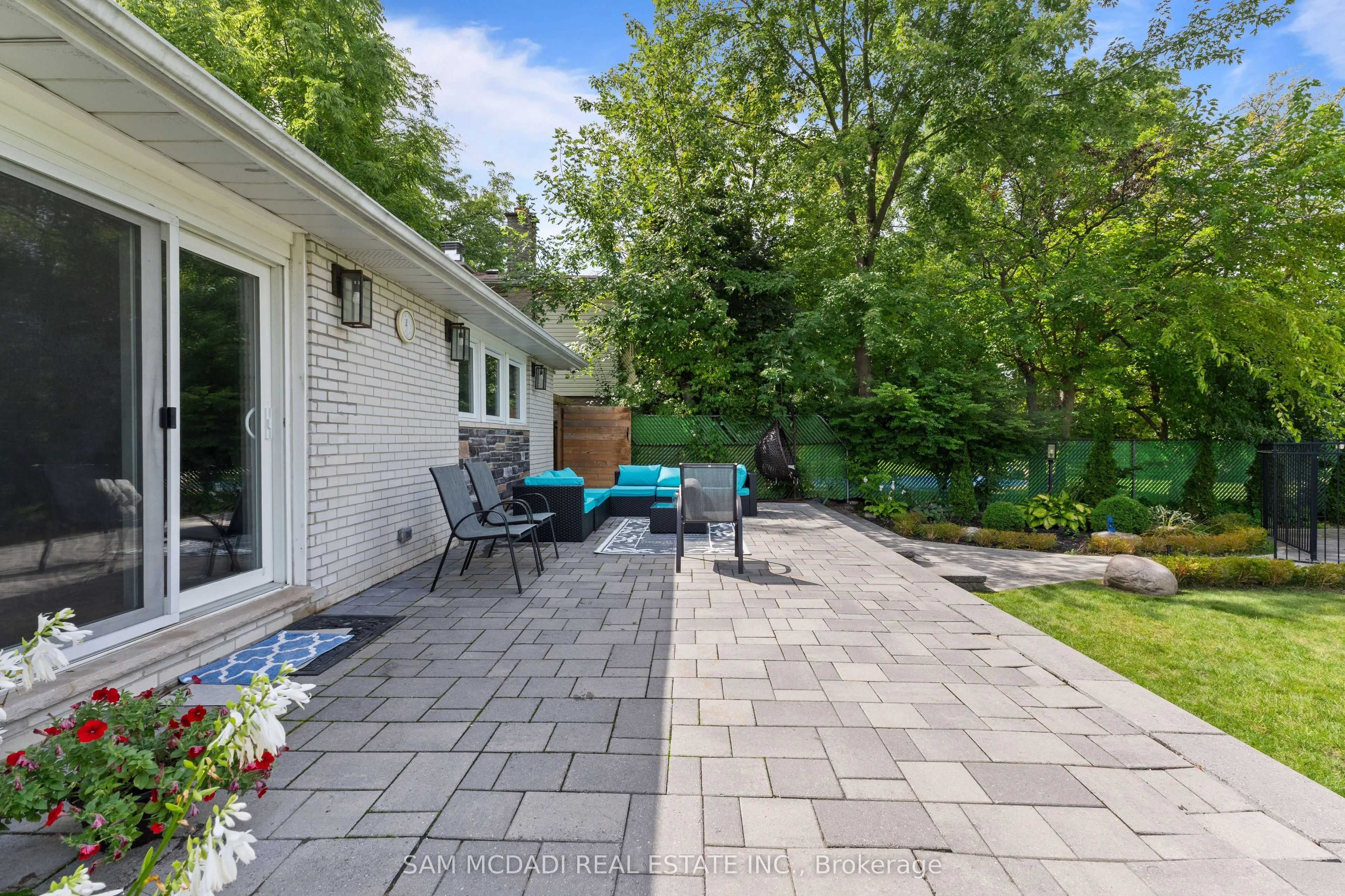 1357 Saginaw Crescent