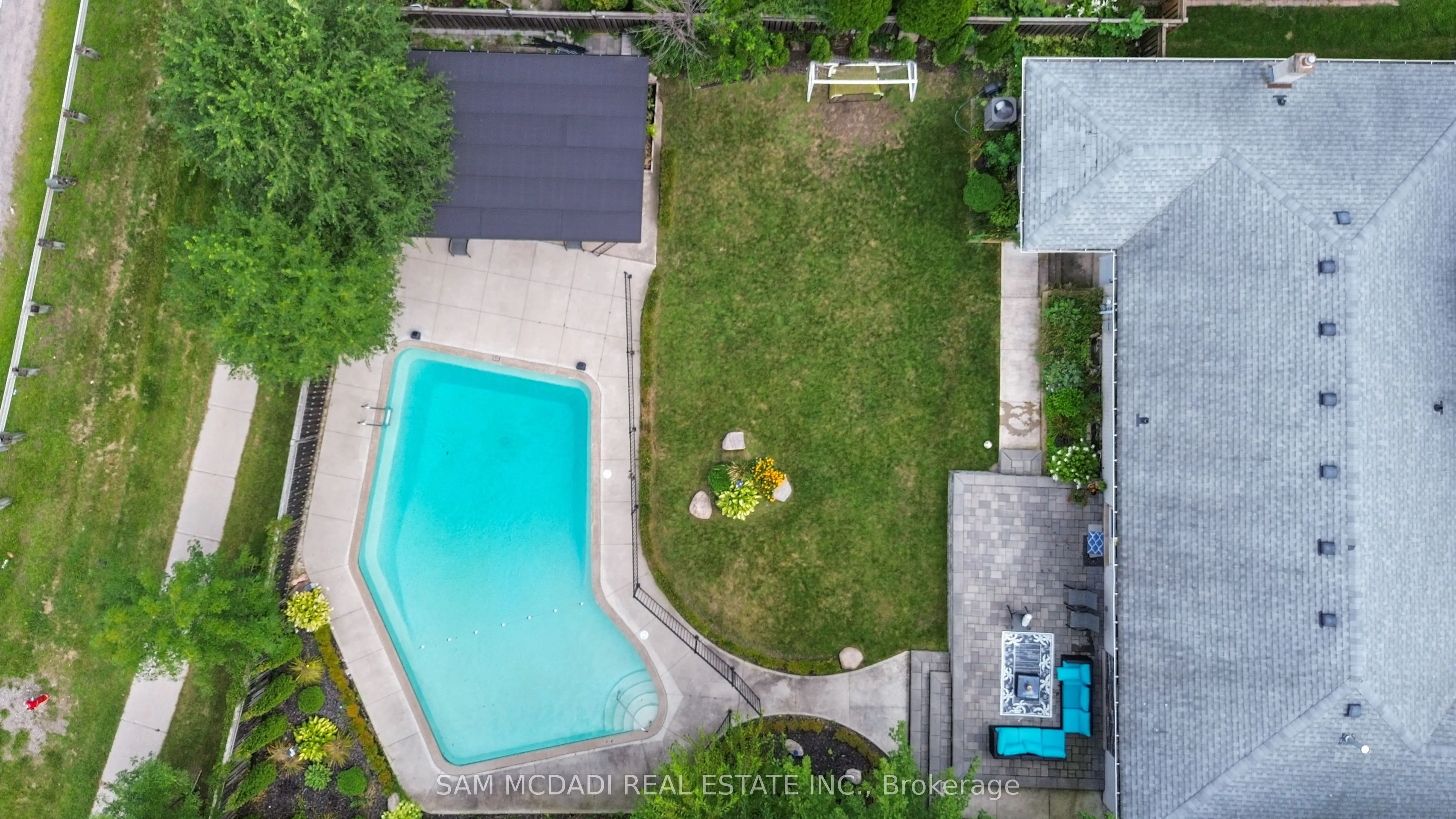 1357 Saginaw Crescent