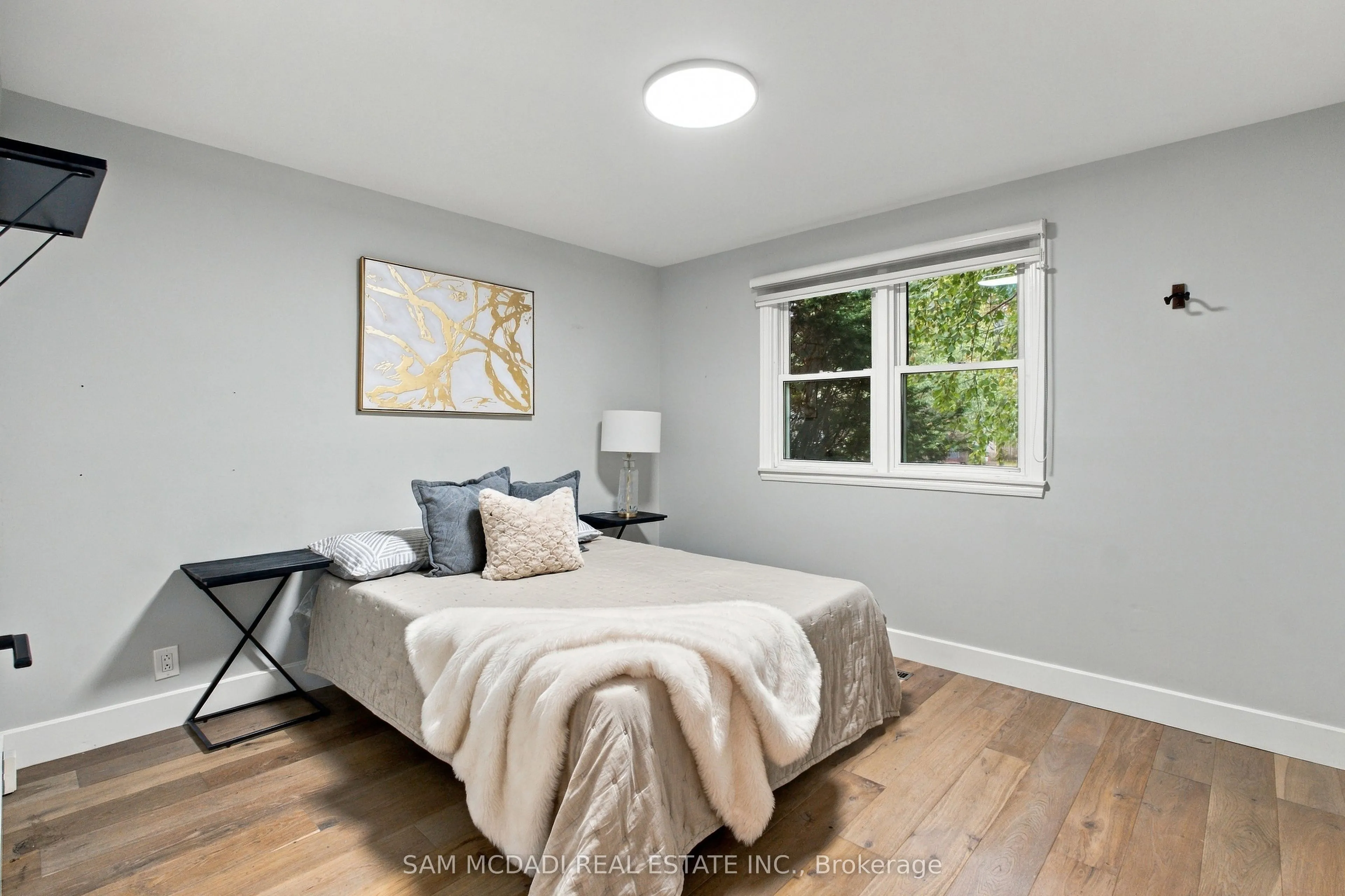1357 Saginaw Crescent
