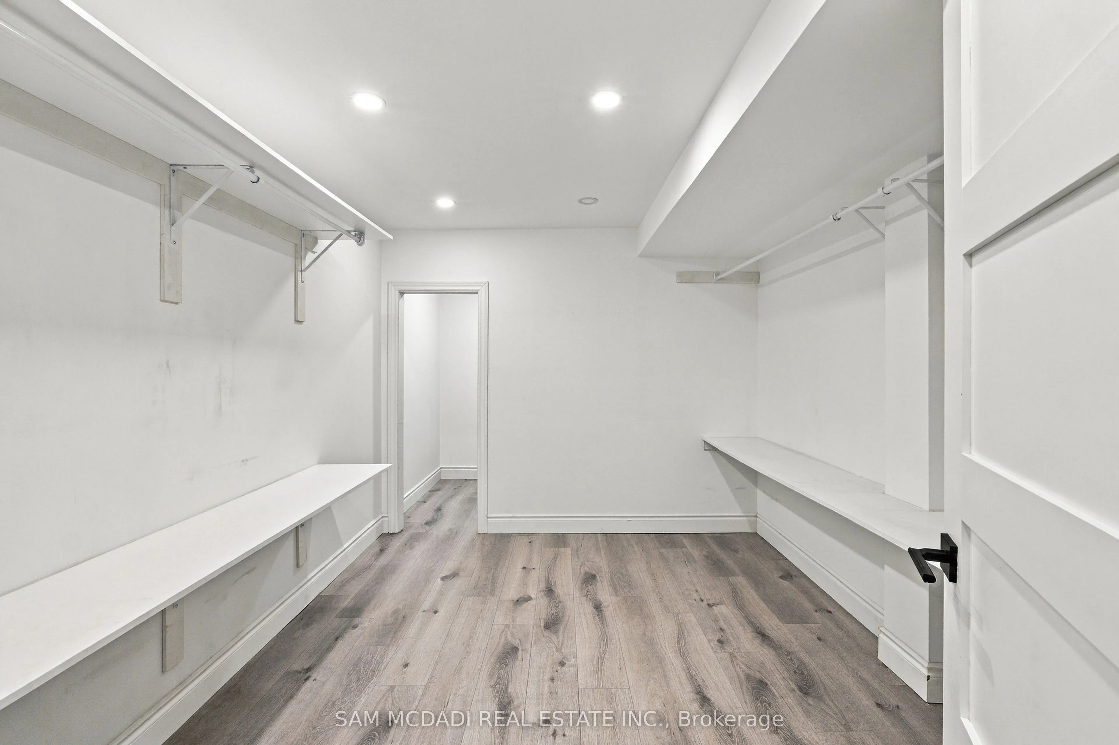 1357 Saginaw Crescent