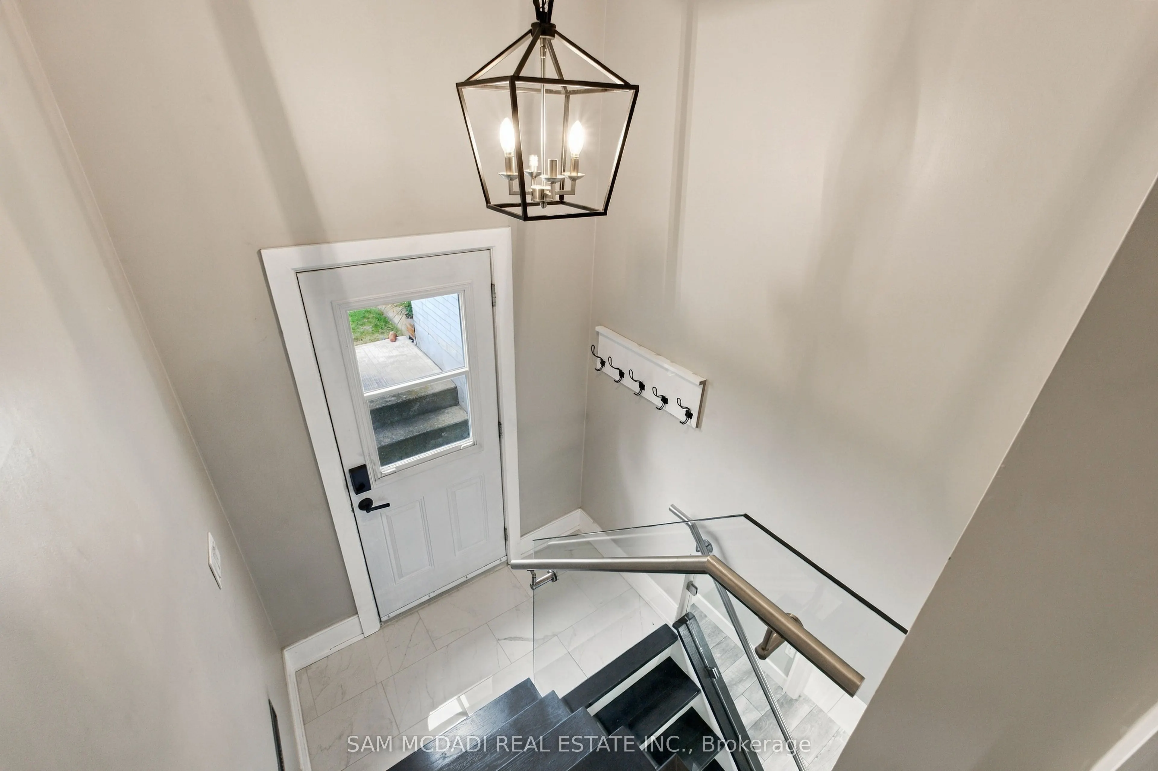 1357 Saginaw Crescent