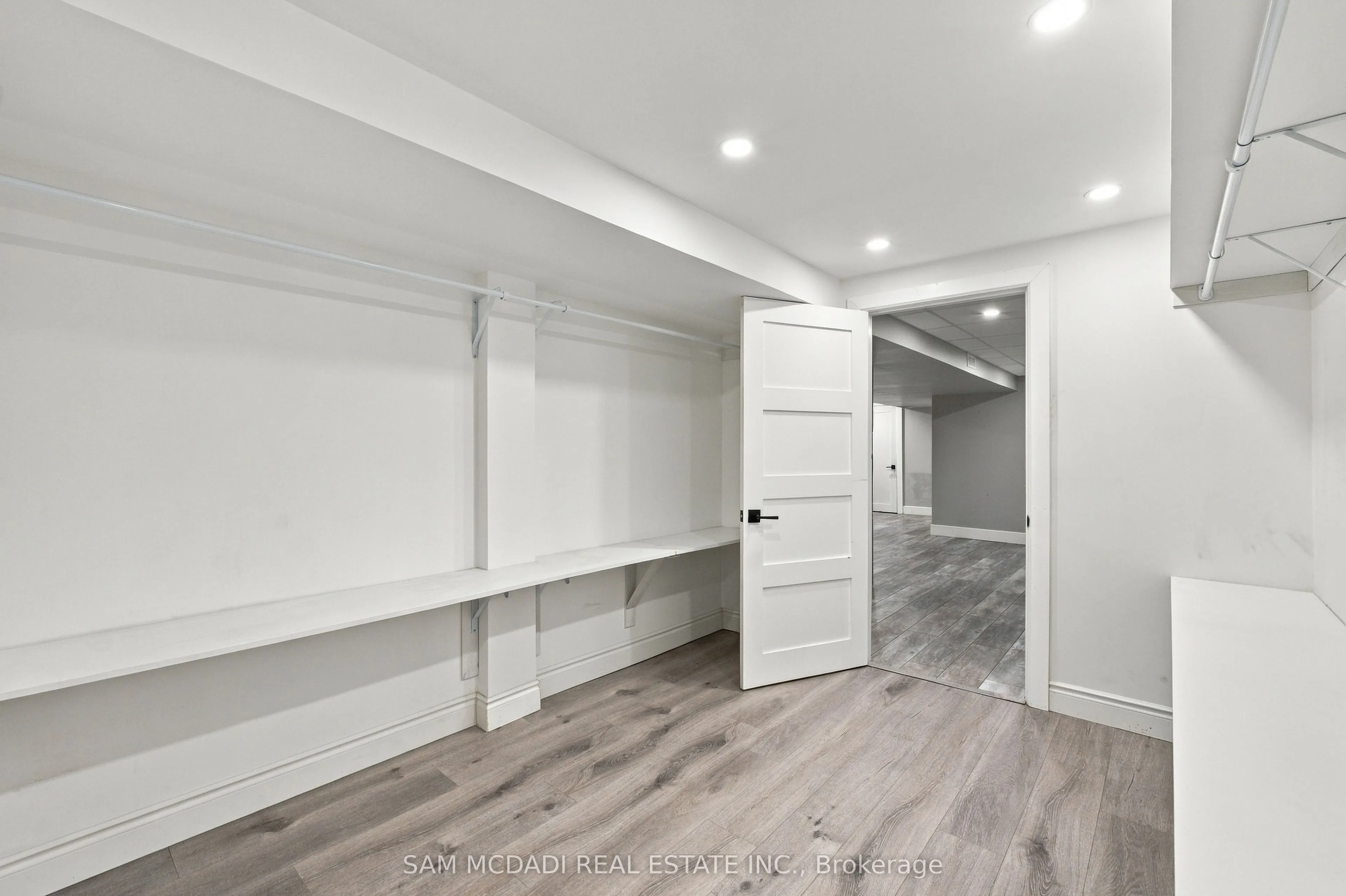 1357 Saginaw Crescent
