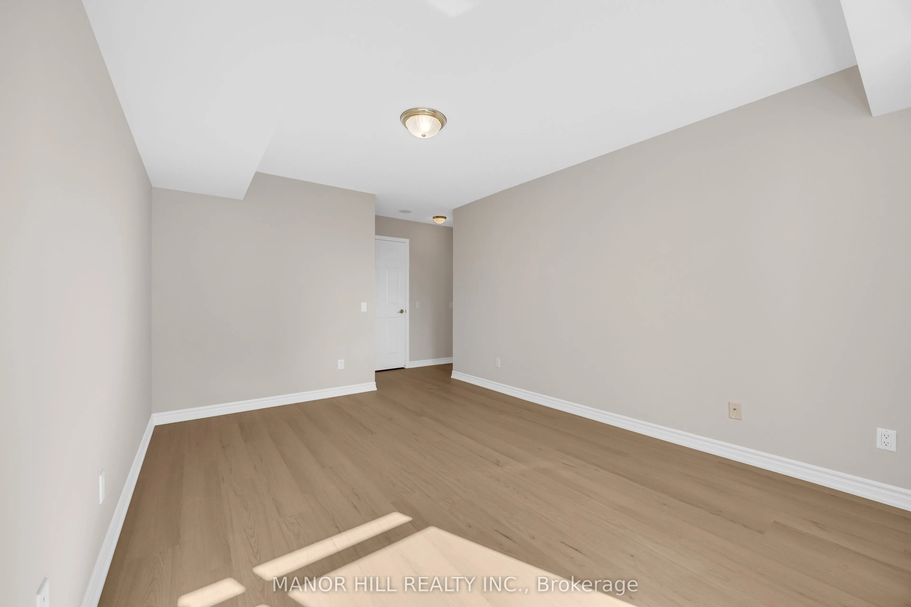 35 Kingsbridge Garden Circle #402