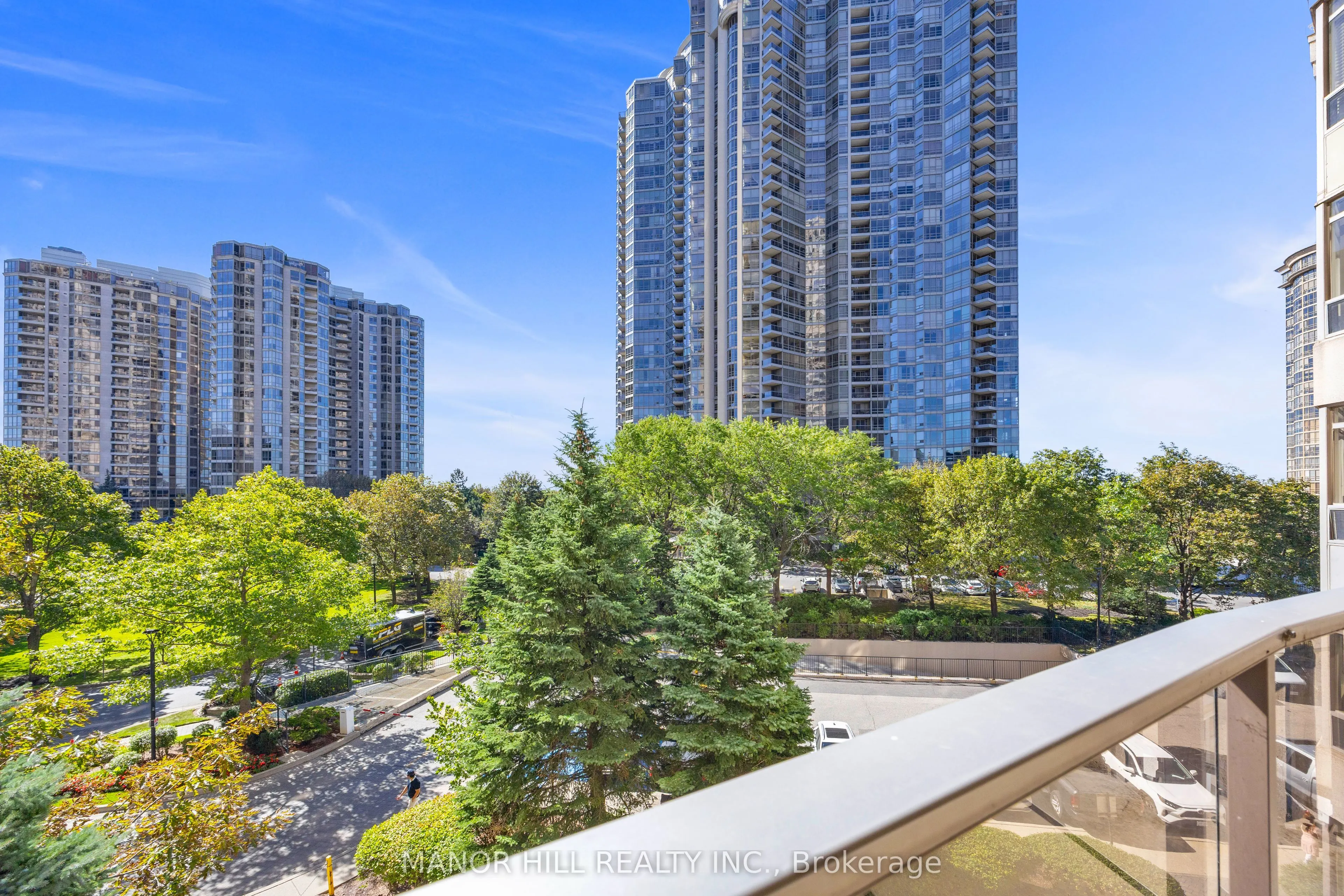 35 Kingsbridge Garden Circle #402