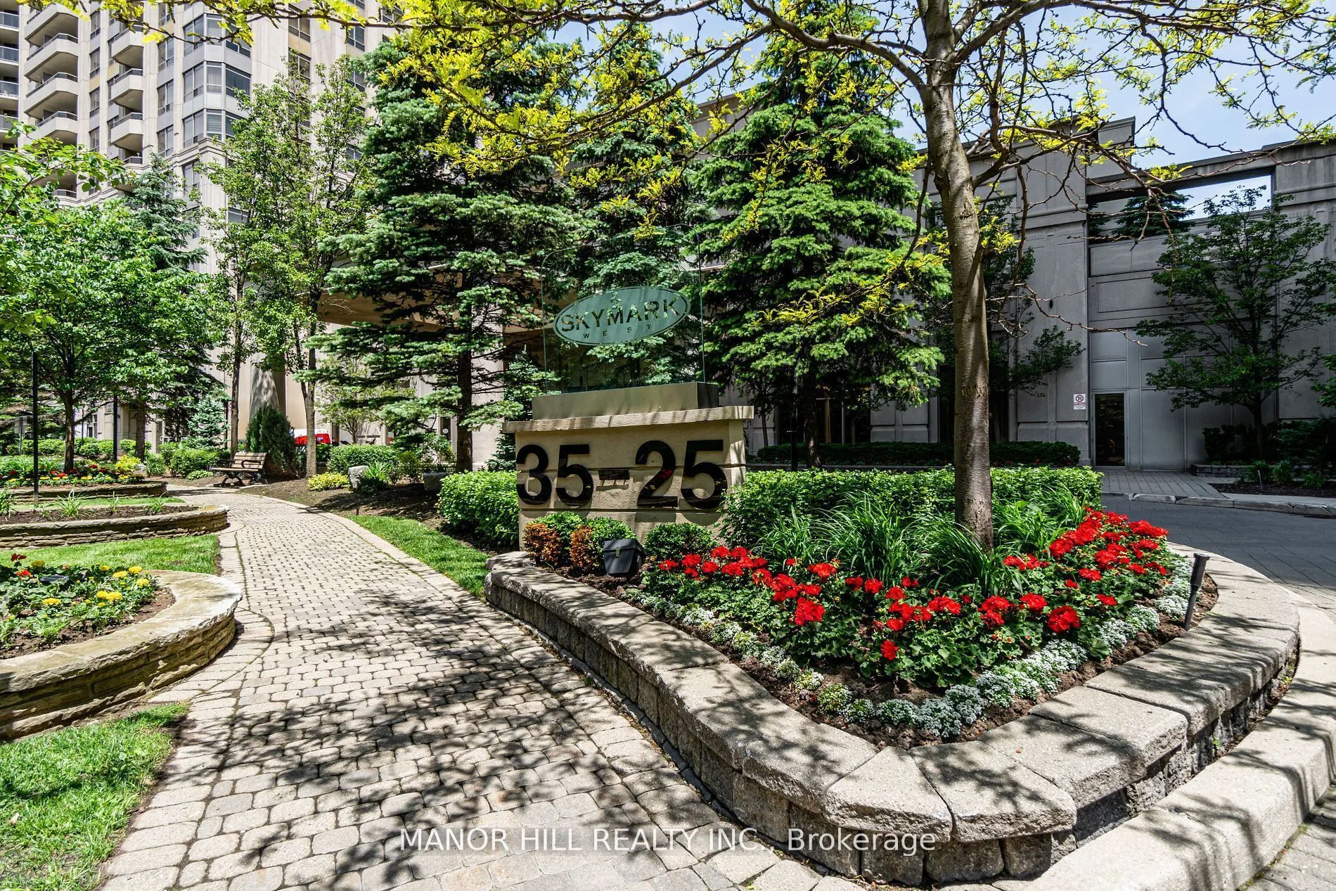 35 Kingsbridge Garden Circle #402