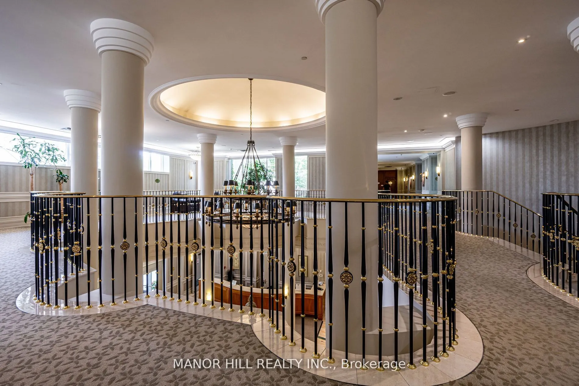 35 Kingsbridge Garden Circle #402