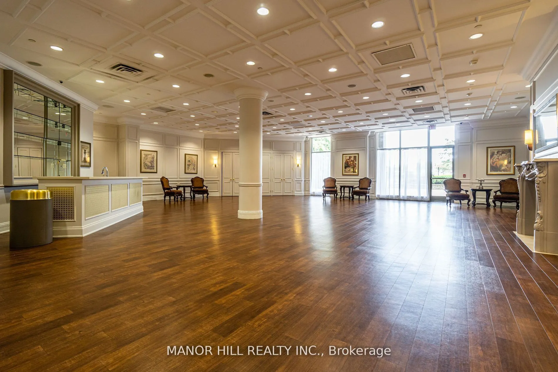 35 Kingsbridge Garden Circle #402