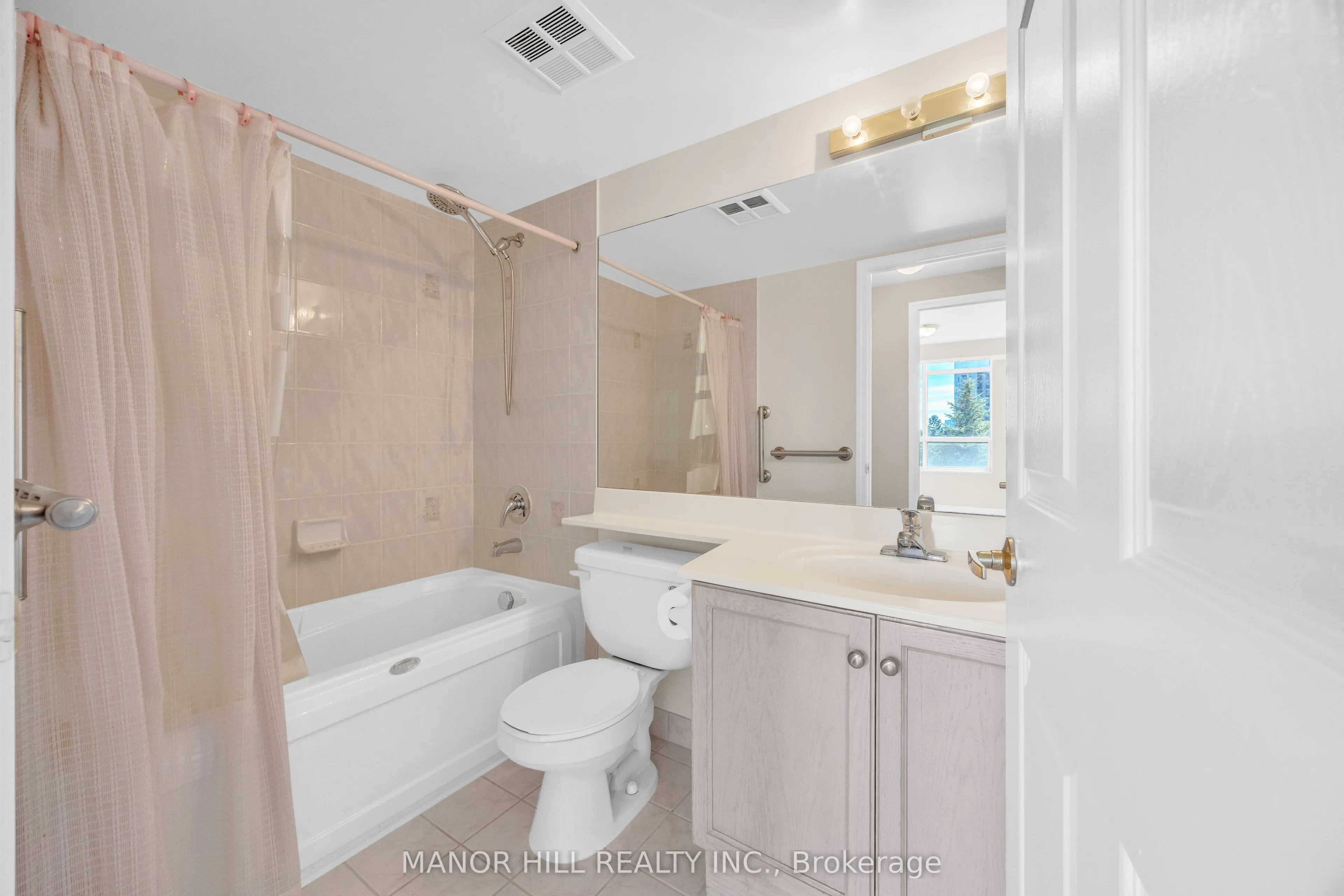 35 Kingsbridge Garden Circle #402