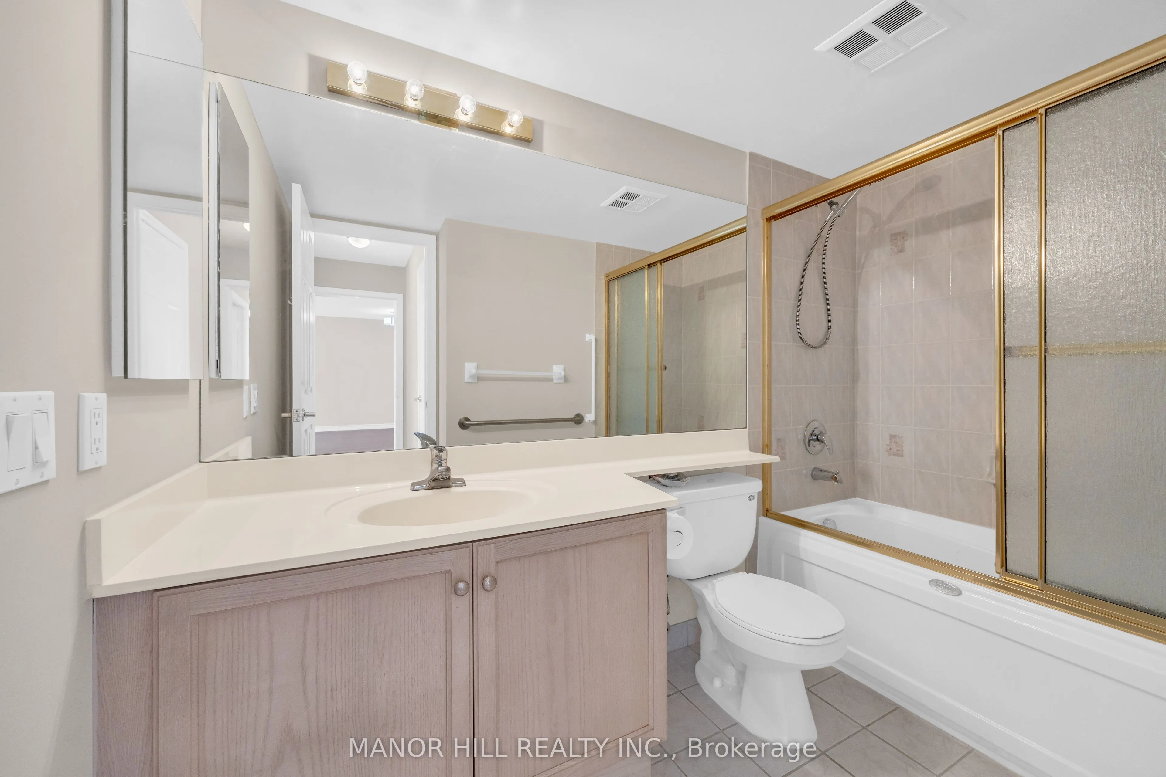 35 Kingsbridge Garden Circle #402