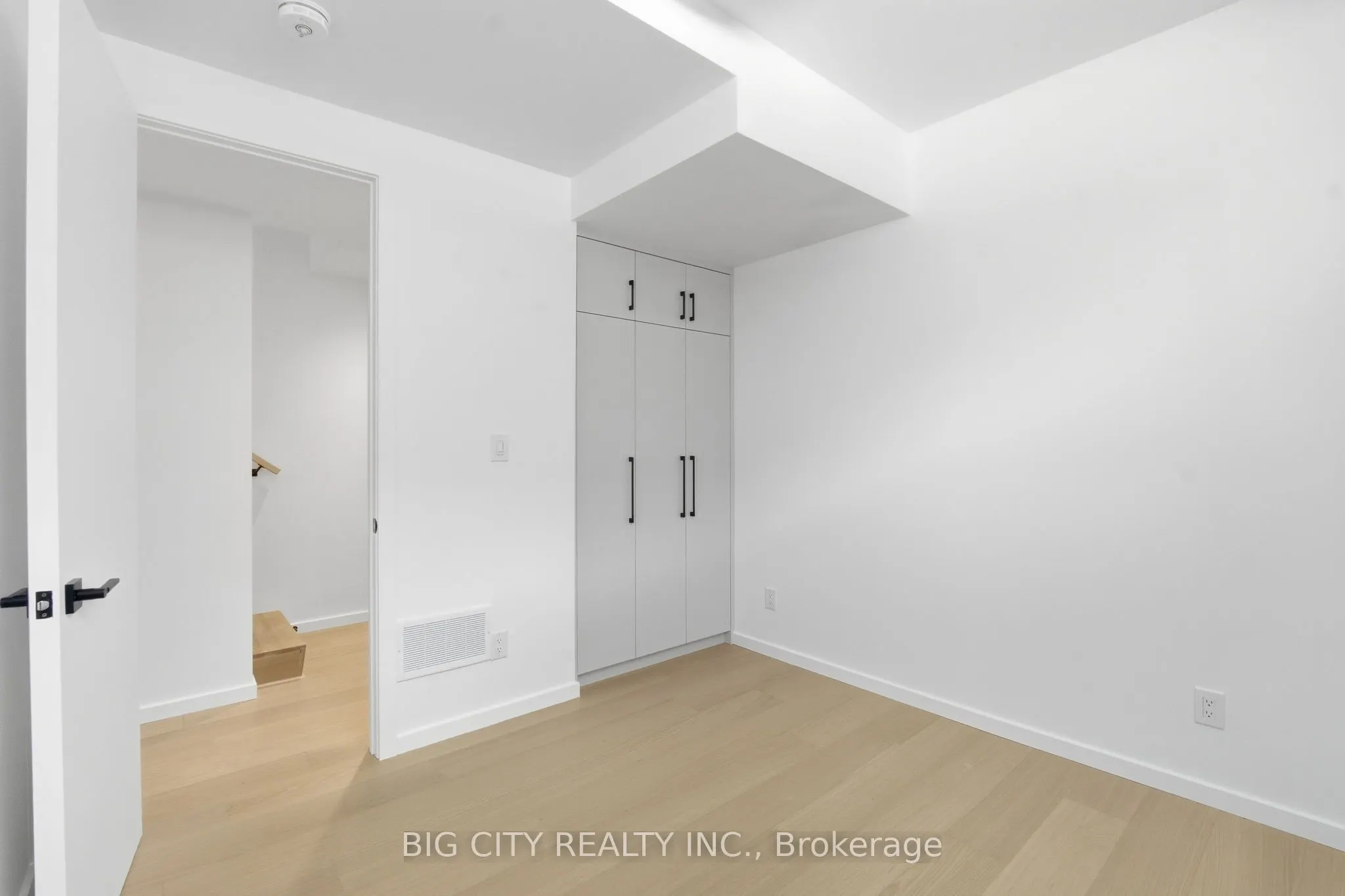 276 Lanor Avenue #2