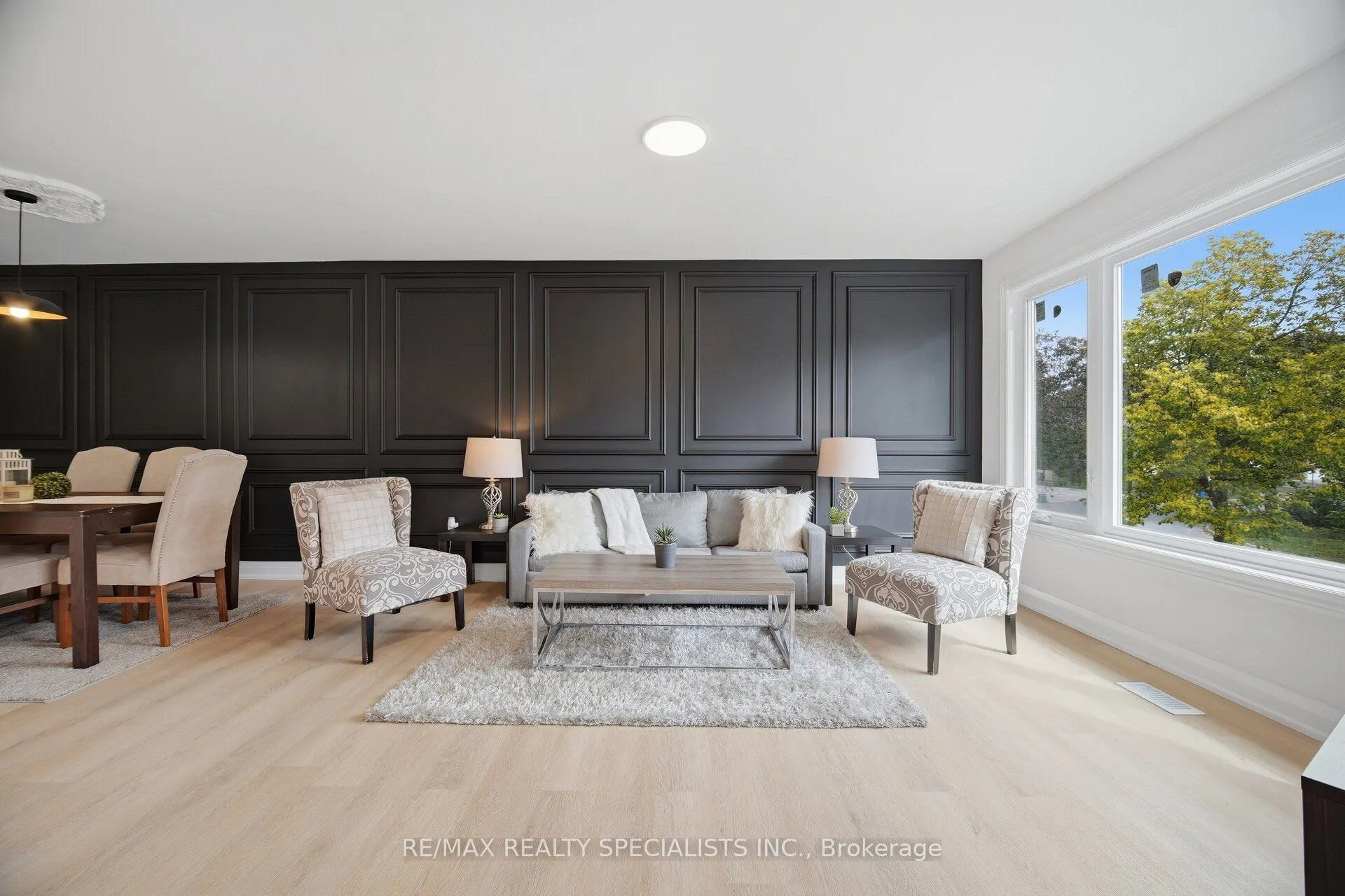 565 Hayward Crescent