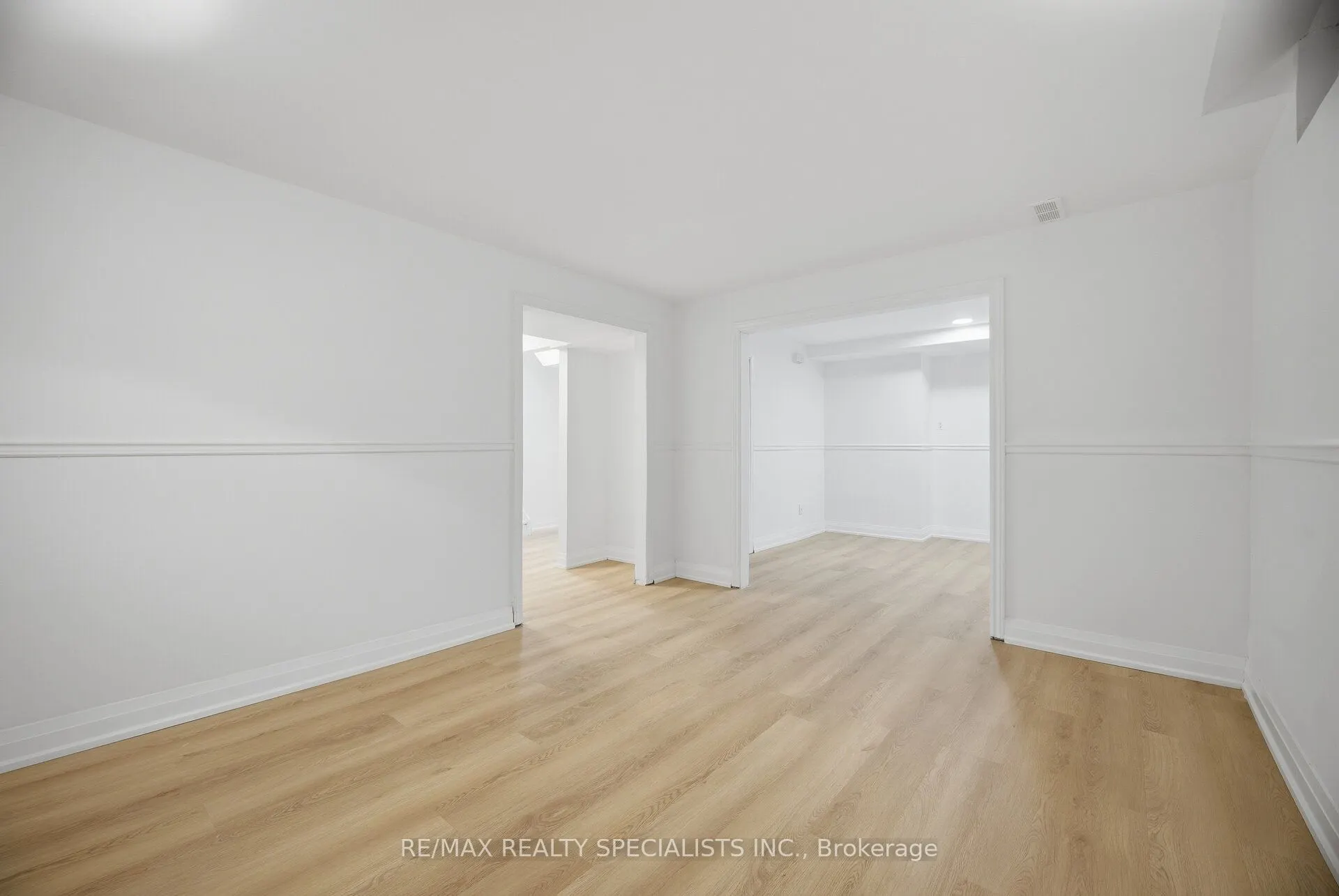 565 Hayward Crescent