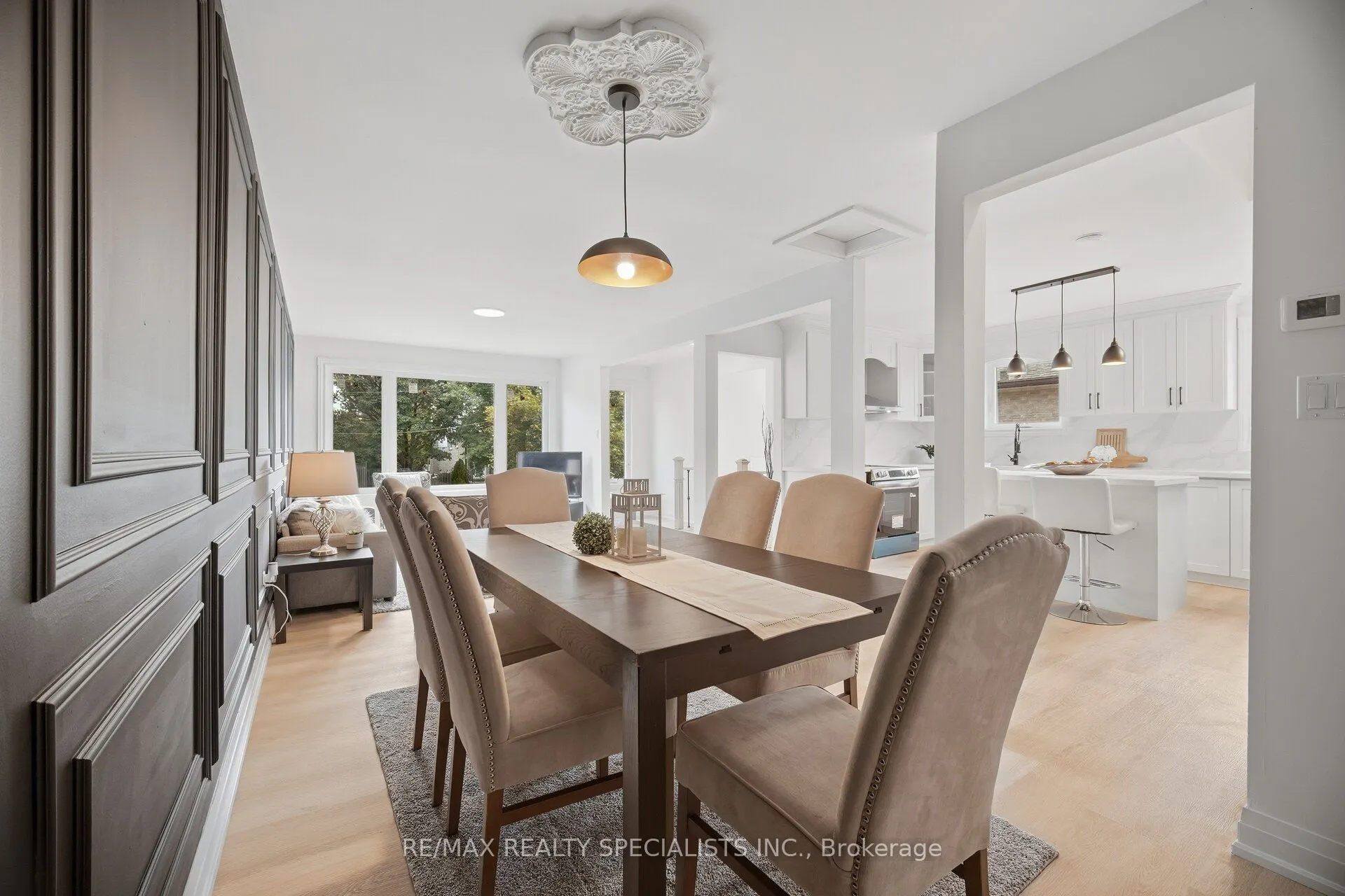 565 Hayward Crescent