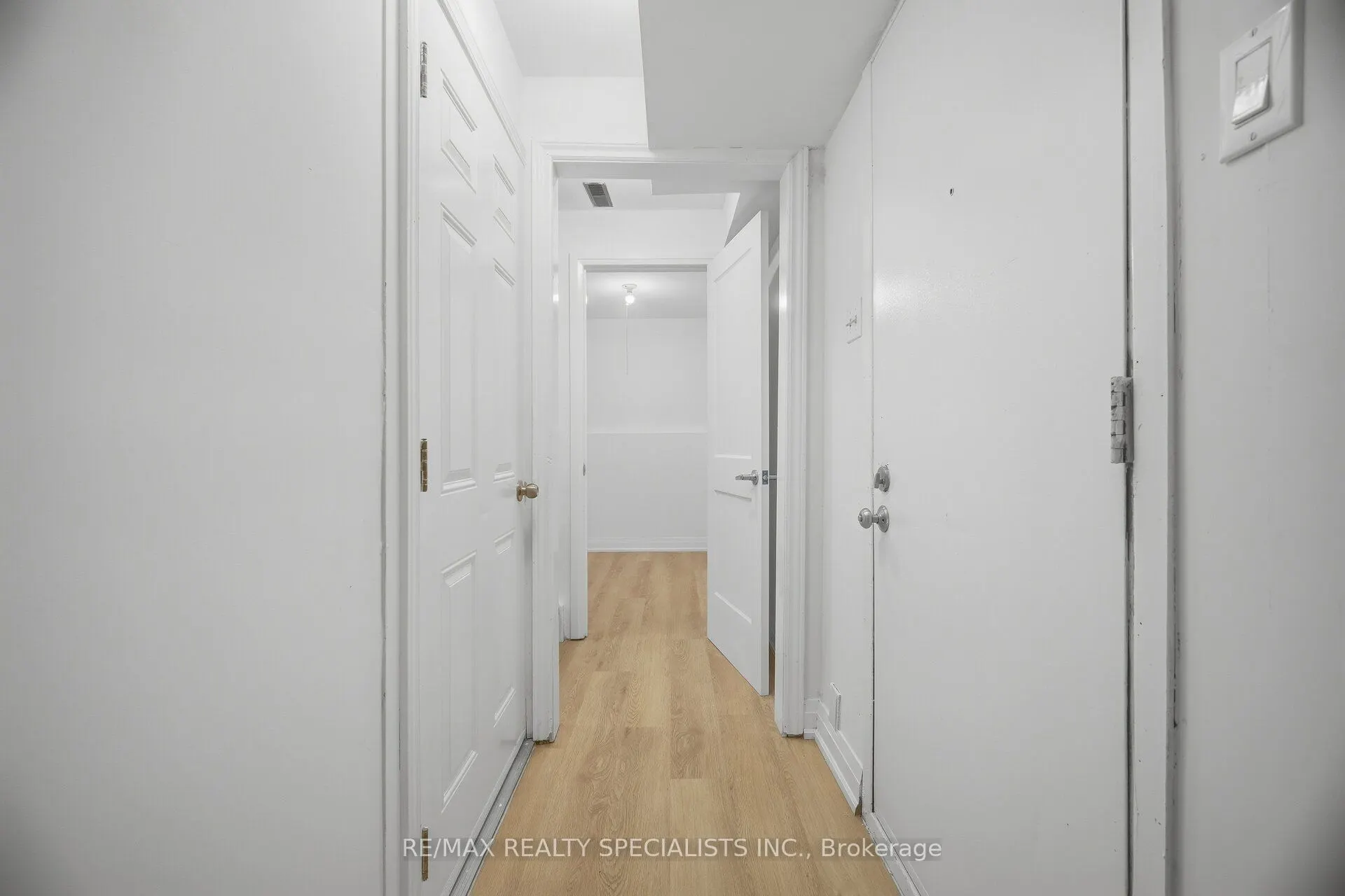 565 Hayward Crescent
