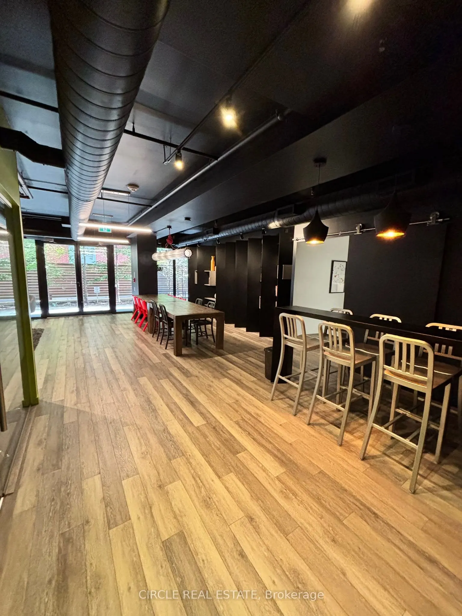 383 Sorauren Avenue #716