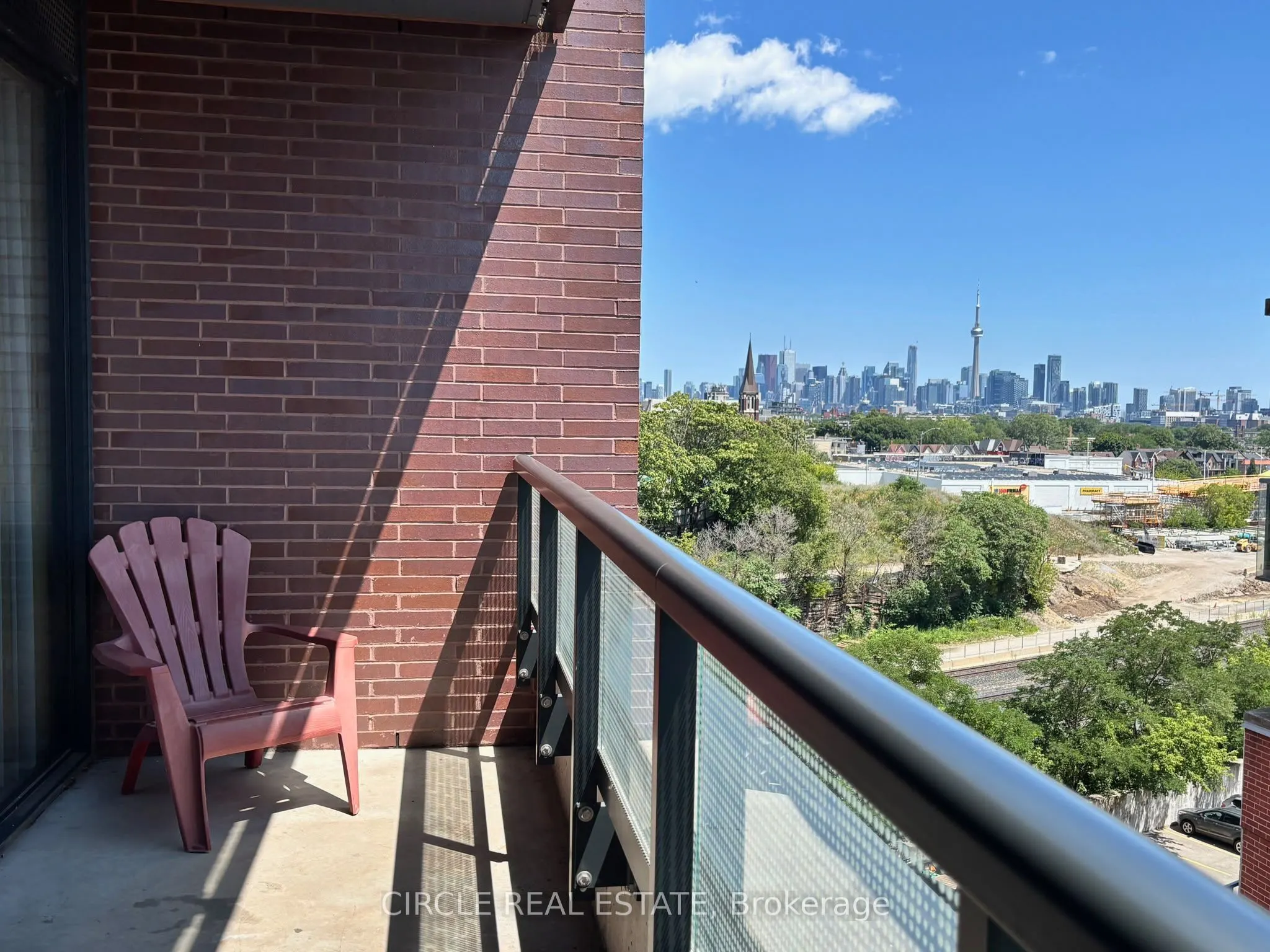 383 Sorauren Avenue #716