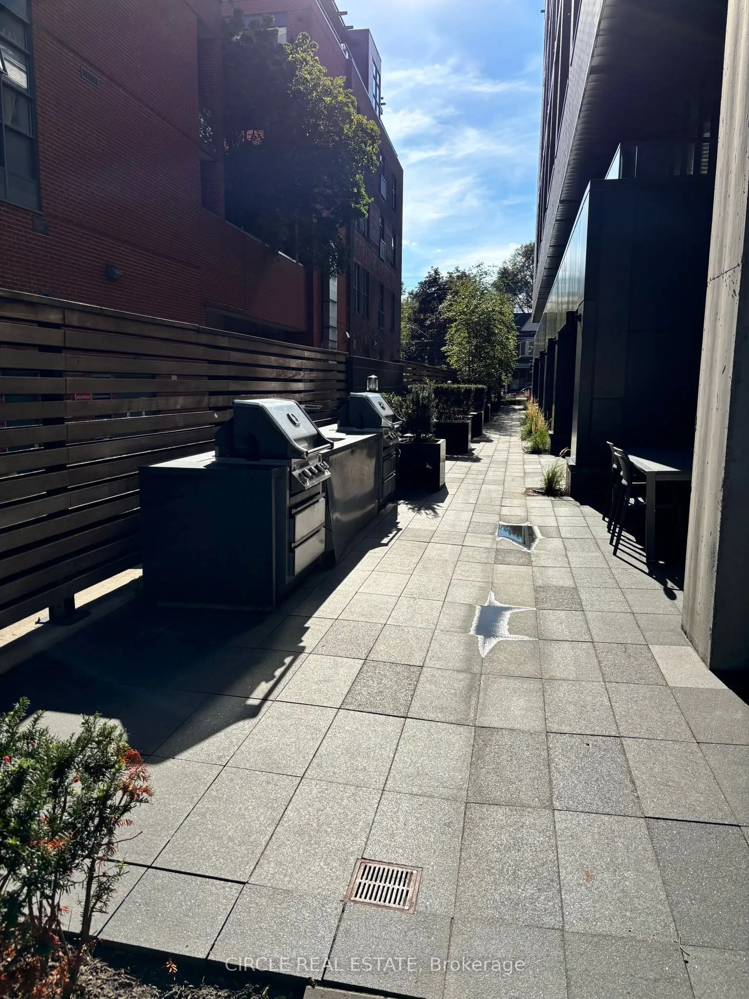 383 Sorauren Avenue #716