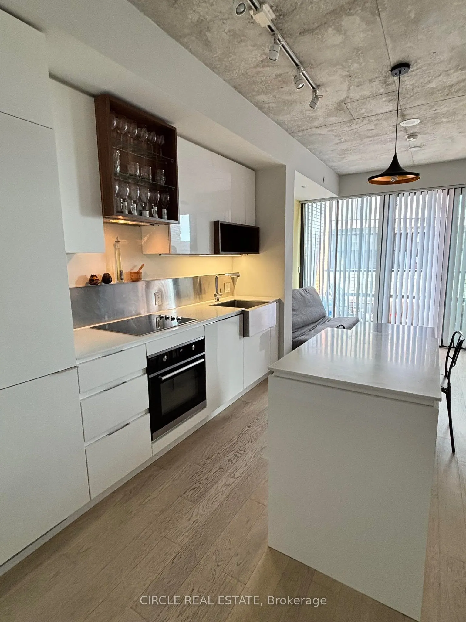383 Sorauren Avenue #716