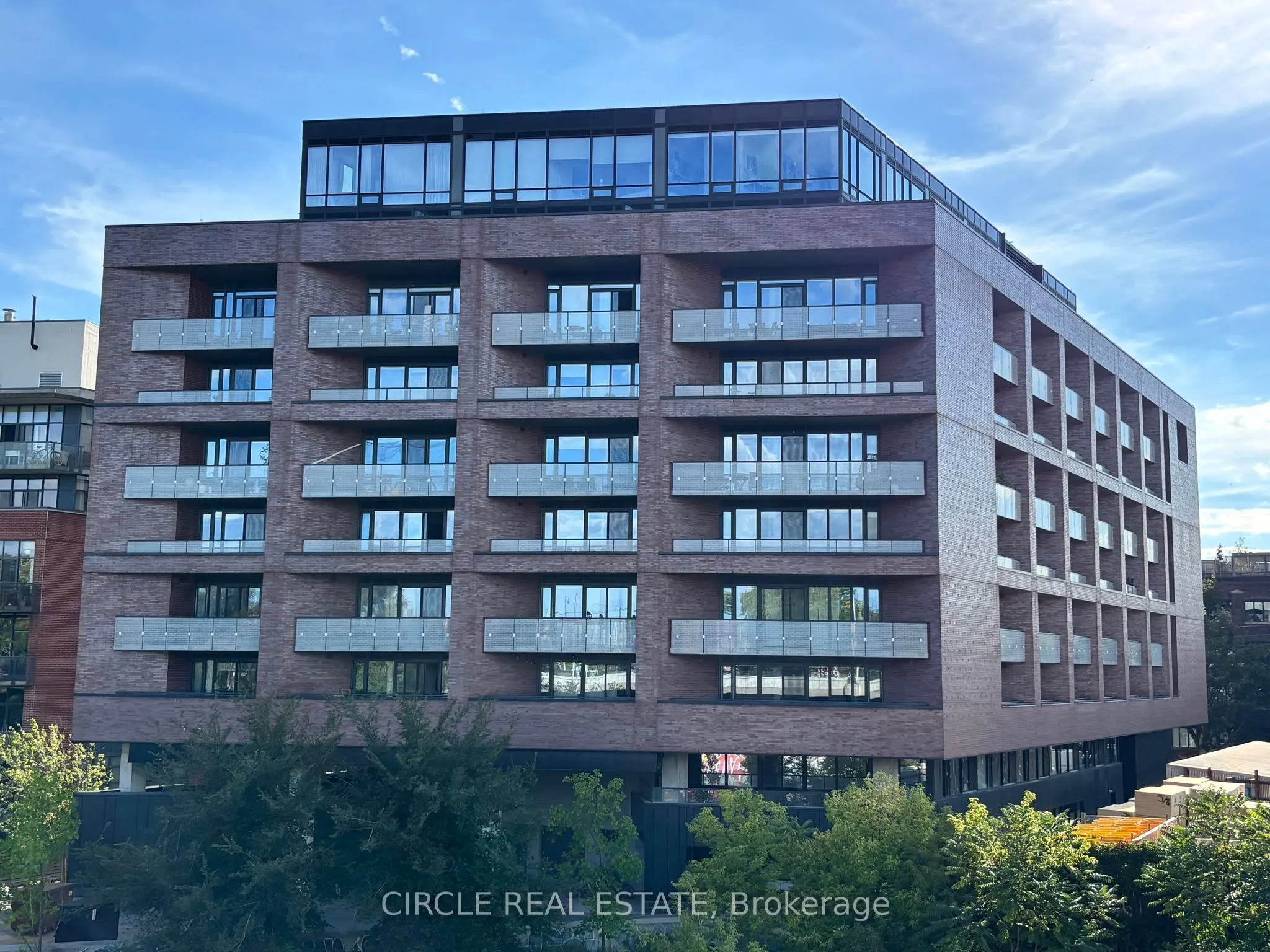383 Sorauren Avenue #716