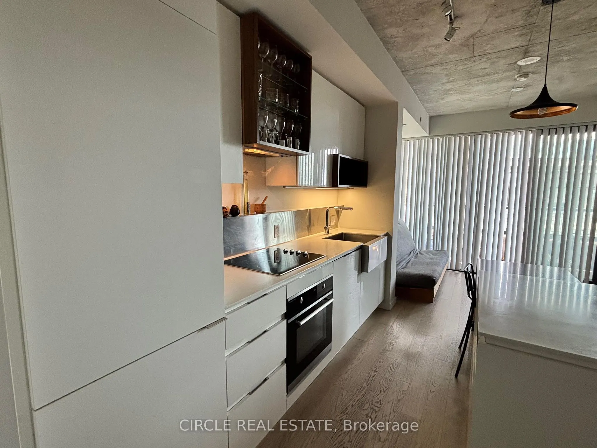 383 Sorauren Avenue #716