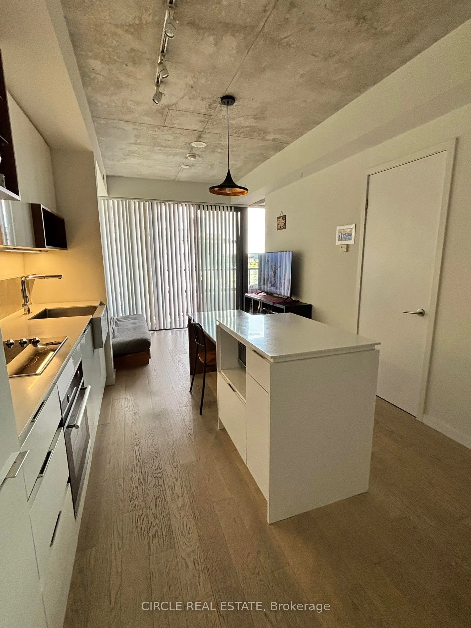 383 Sorauren Avenue #716