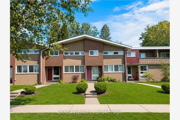 3250 The Credit Woodlands