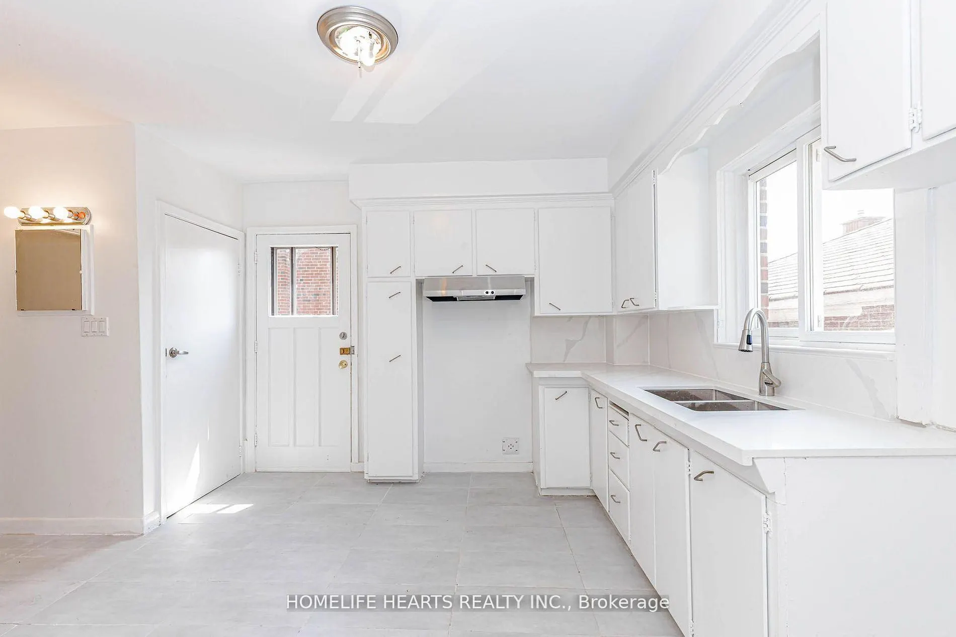 6 Dittmer Crescent