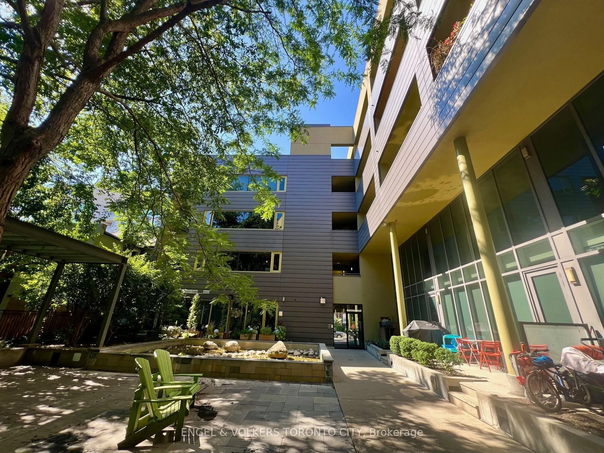 25 Ritchie Avenue #202