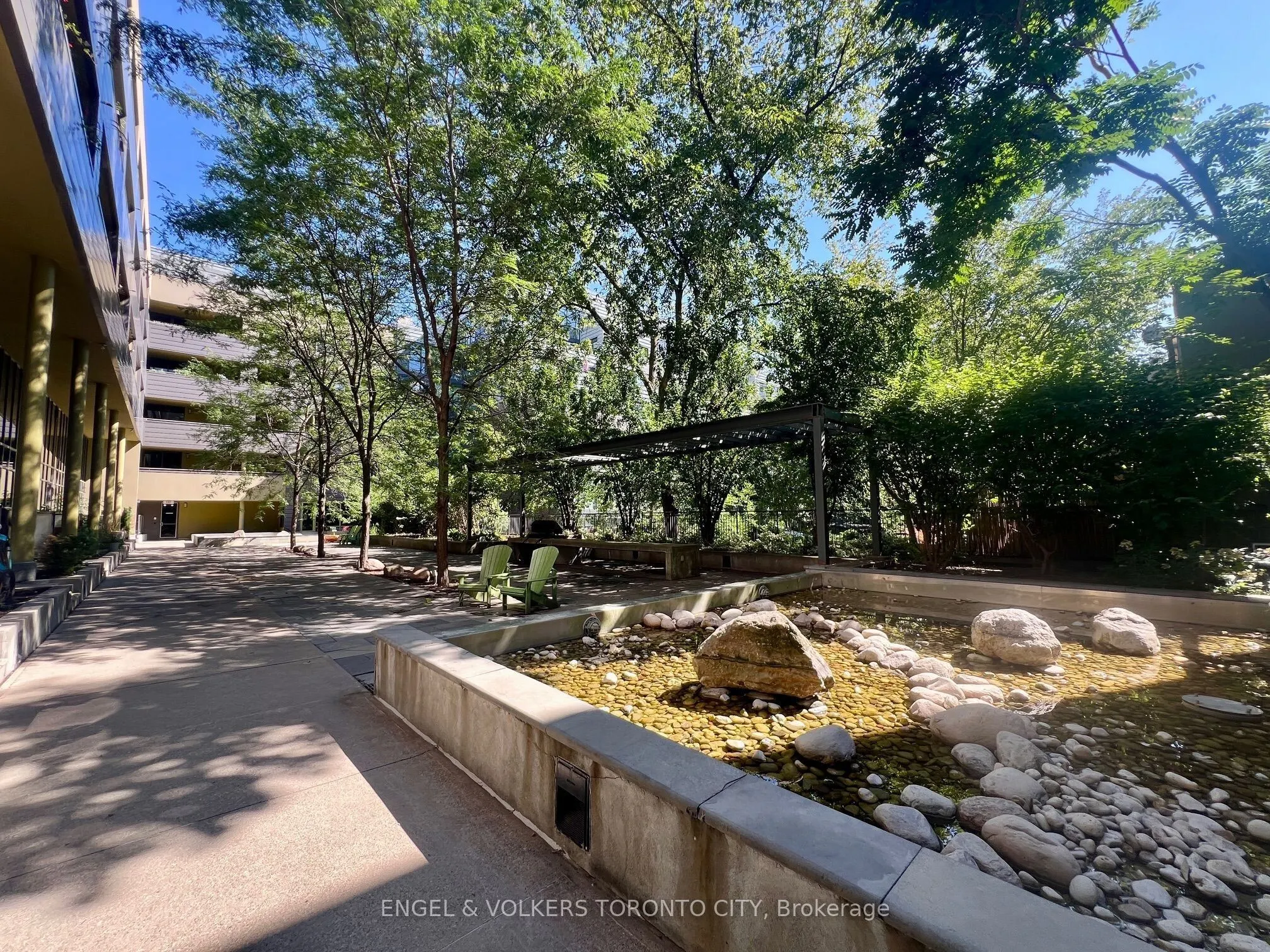 25 Ritchie Avenue #202