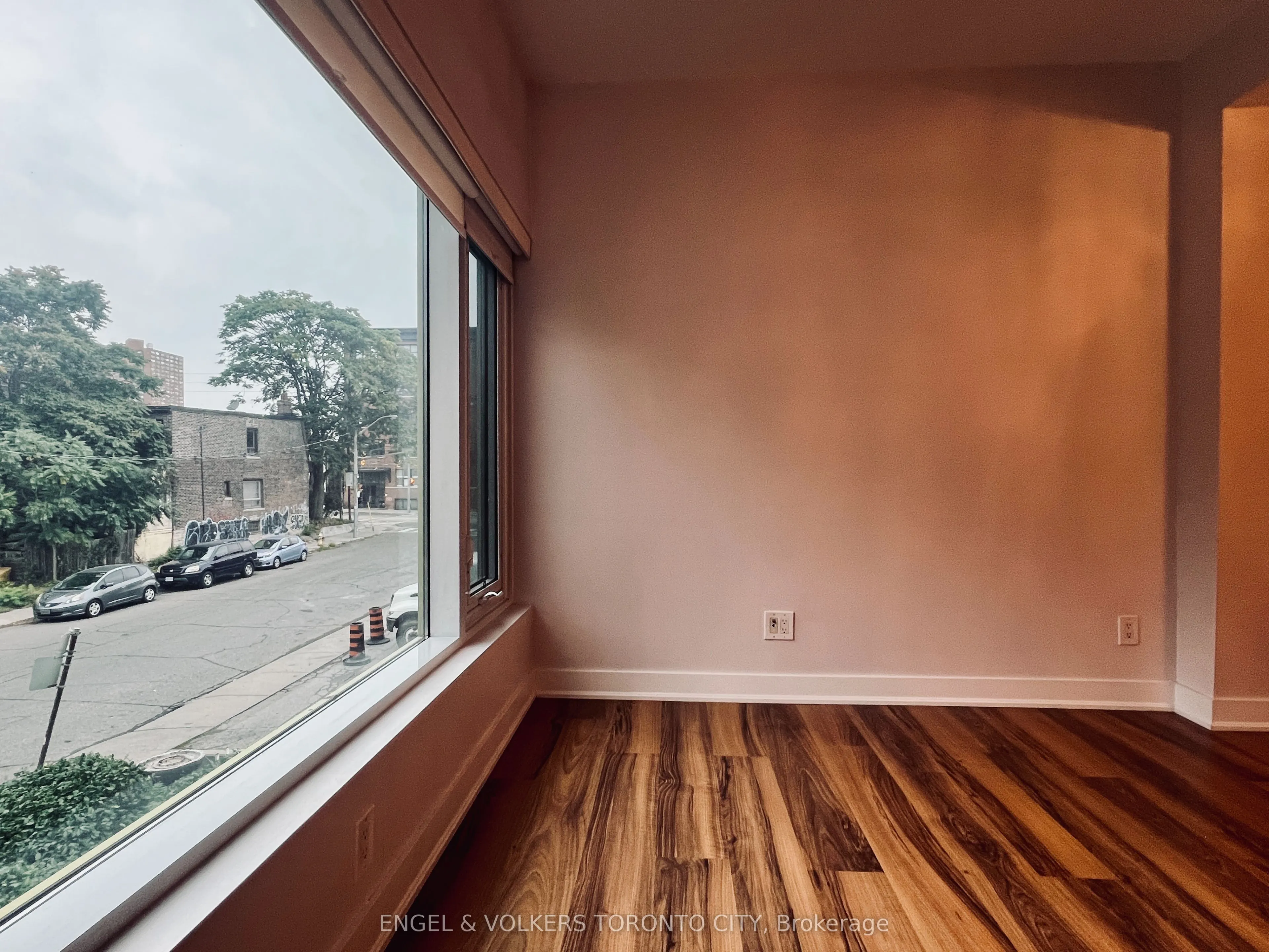 25 Ritchie Avenue #202