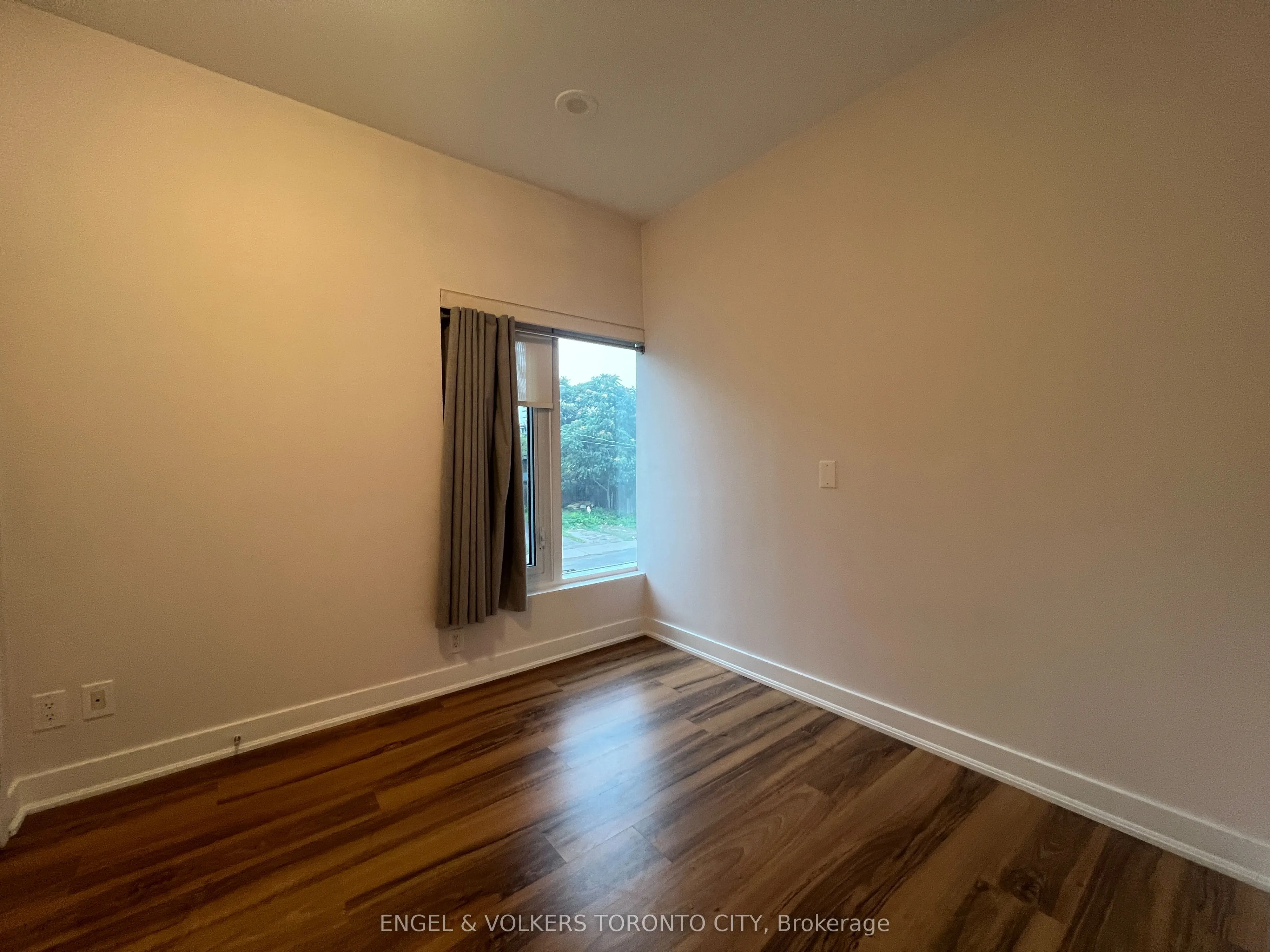 25 Ritchie Avenue #202
