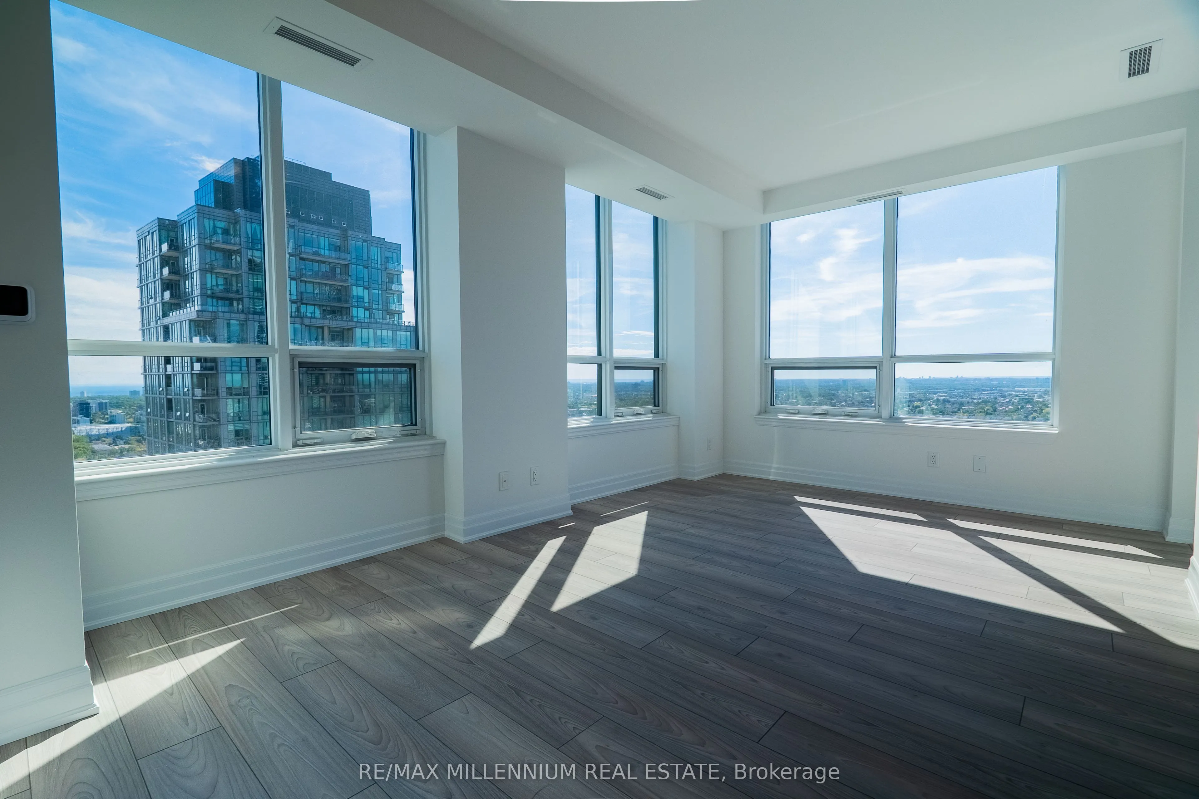 36 Elm Drive W #2607