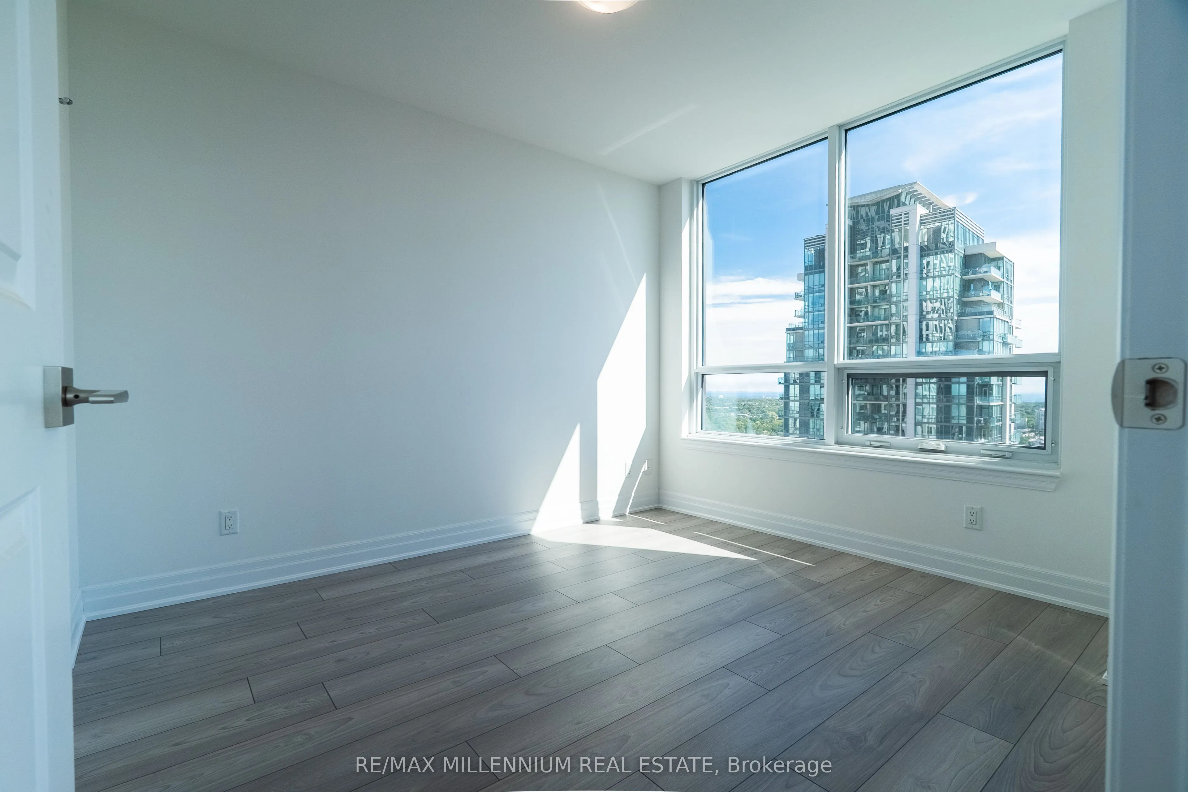 36 Elm Drive W #2607