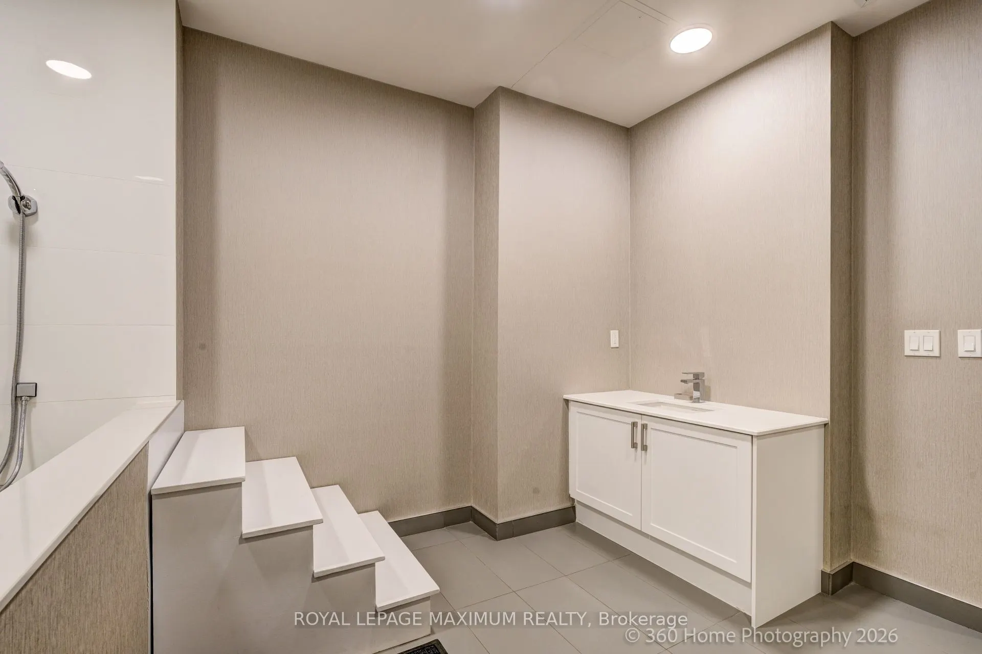 50 Ann Street #408
